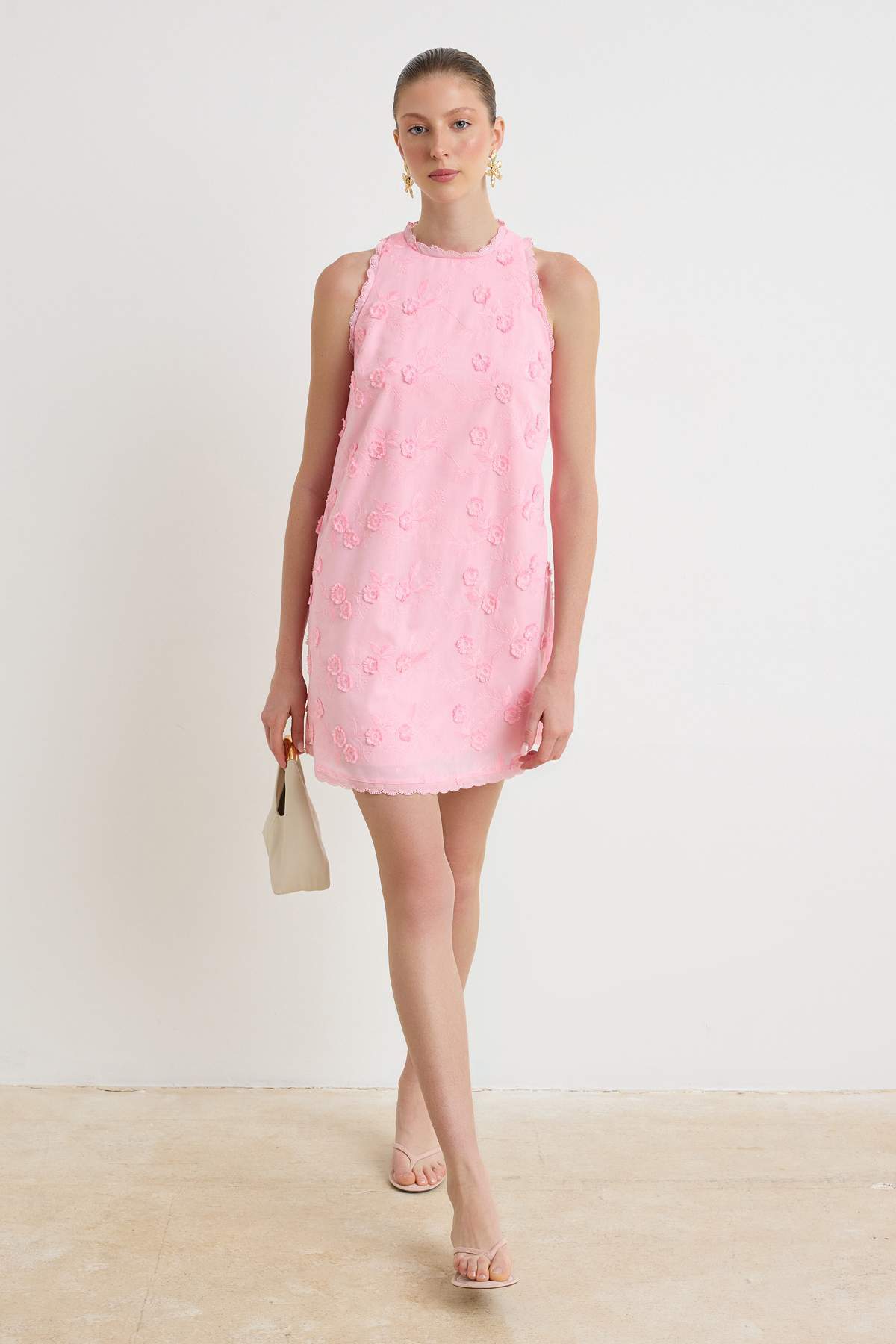 Trendyolmilla Açık Pembe Kumaş Özellikli Brode Kısa / Mini Dokuma Elbise TWOSS26EL00595