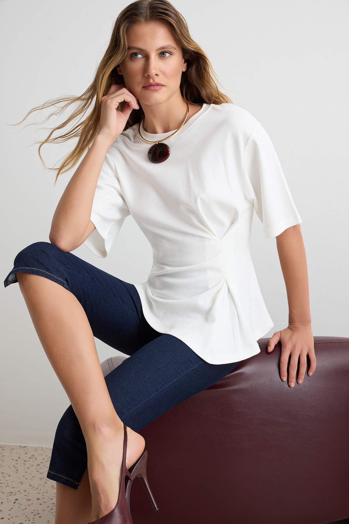 Trendyol Collection Ecru Twisted Detailed Crew Neck Fitted Interlock Knitted T-Shirt Twoaw27Ts00006