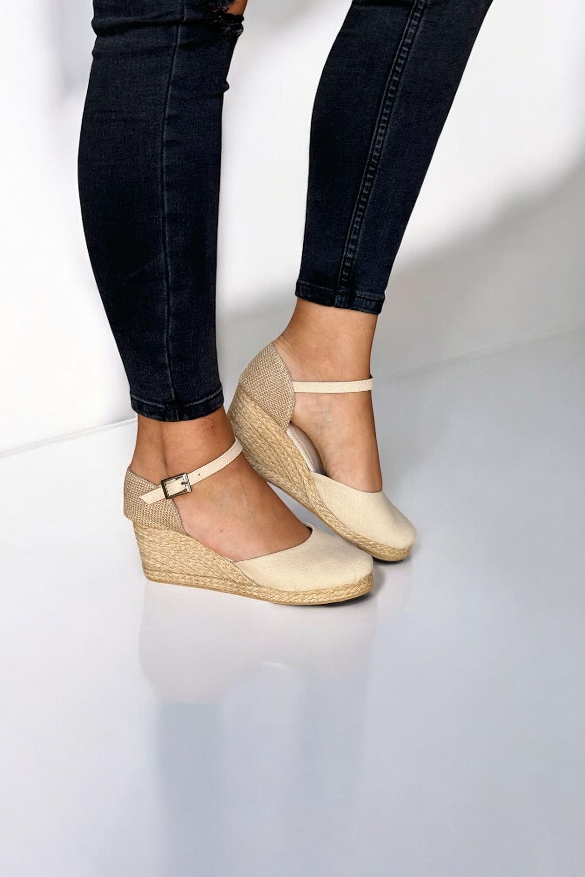Y&D Shoes Dolgu Topuk Arkası Açık Hasırlı Keten Sandalet görsel 5