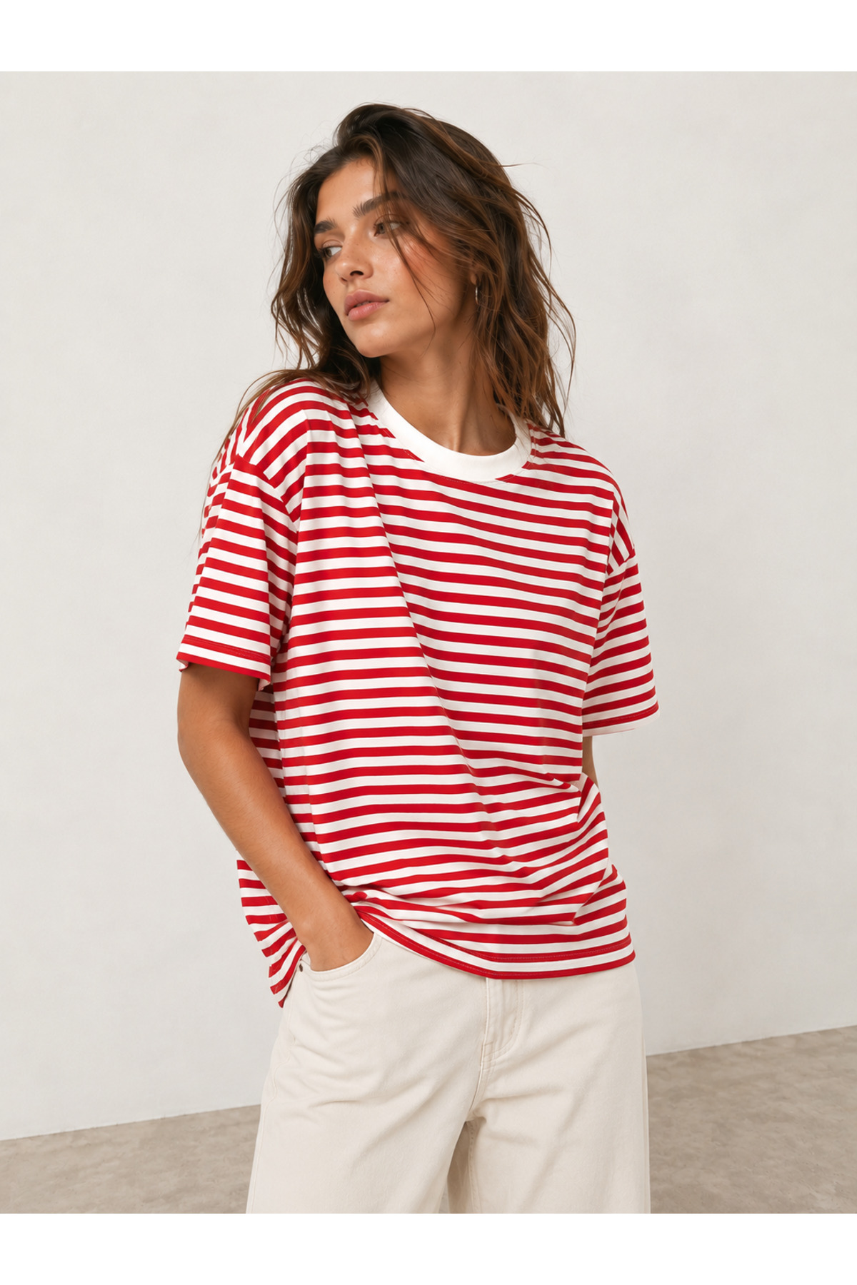 kayzn.tr  Kadın Kırmızı Çizgili Basic Tişört Oversize Rahat Kalıp Pamuklu Günlük Tshirt - Görsel 2