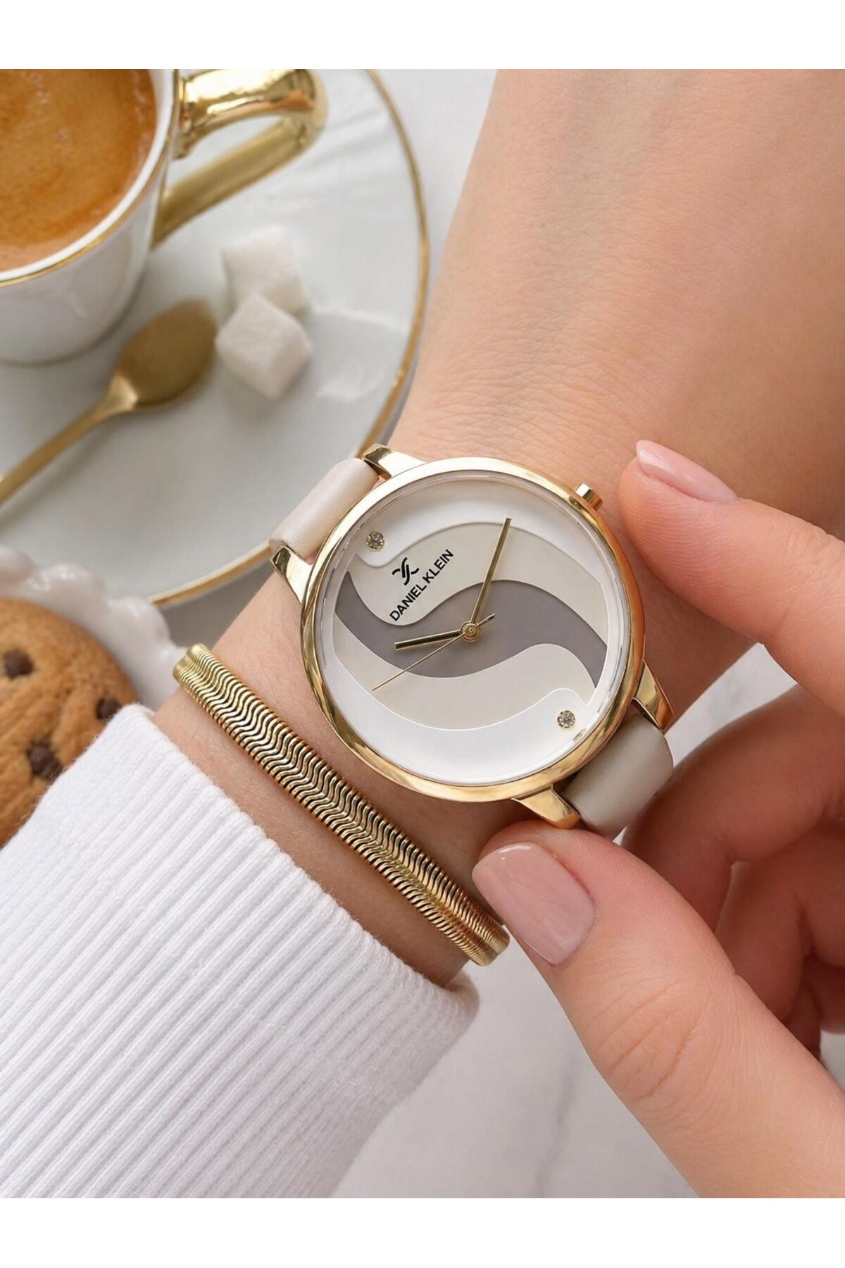 3 Atm Waterproof Women's Watch with Leather Strap 2 Years Warranty +Bracelet BD.12559.X2