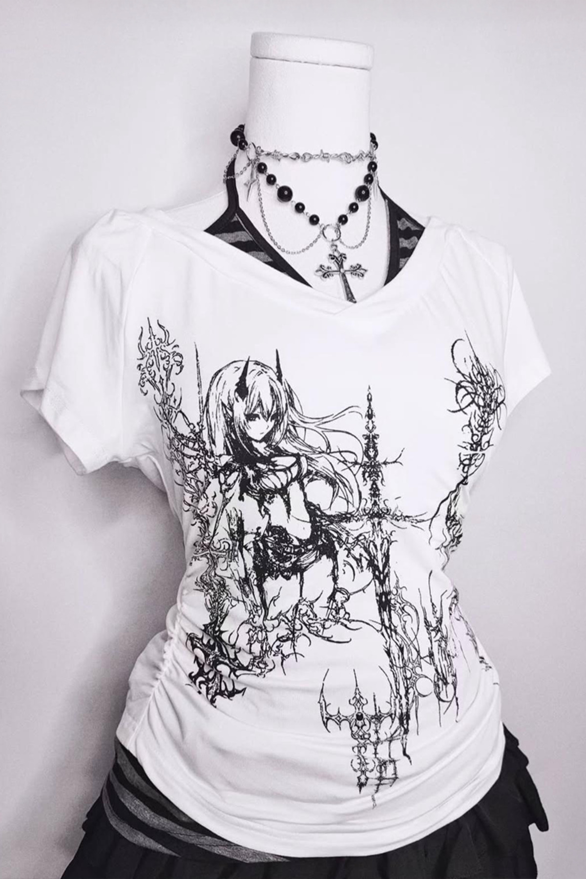 Köstebek Beyaz Anime Sword Tribal Gotik Ek Askılı Y2K Kısa Kollu Crop