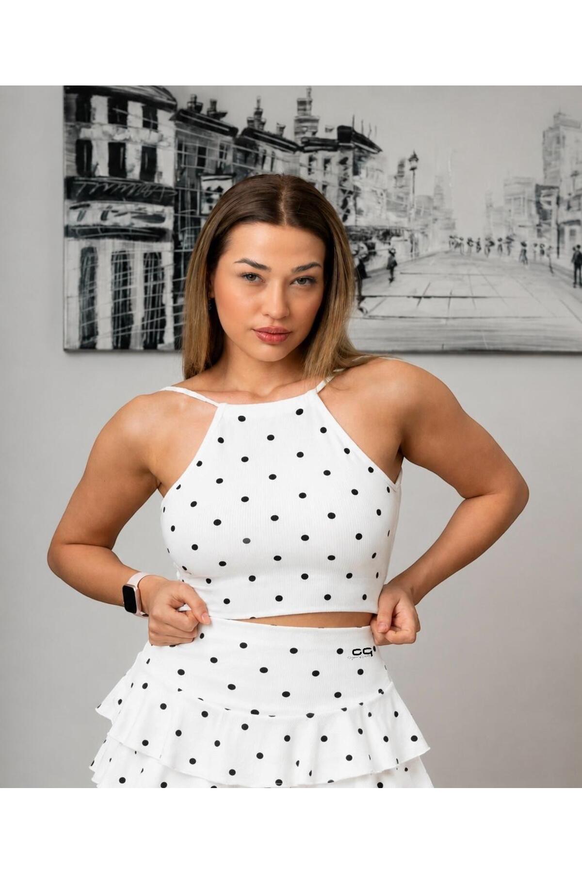 Oq PUANTİYELİ SIRTI AÇIK SAÇ ÖRGÜLÜ CROP