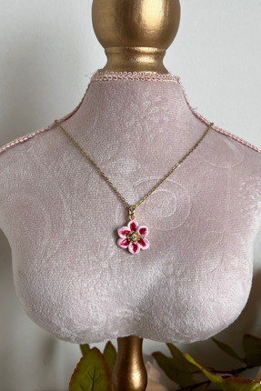 Liora Glow Çelik Pembe Çiçek Kolye