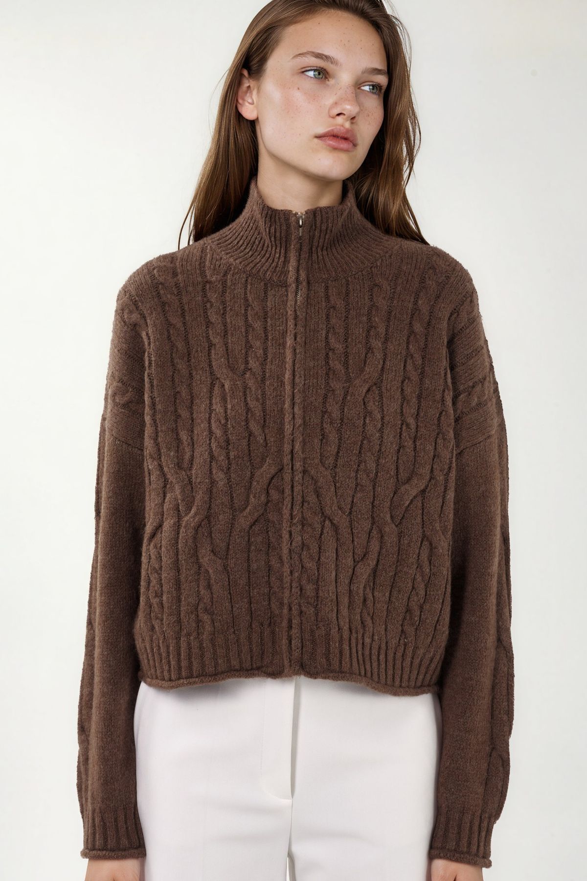 Hiccup Crop Yumuşak Dokulu Fermuarlı Saç Örgülü Triko Hırka görsel 6