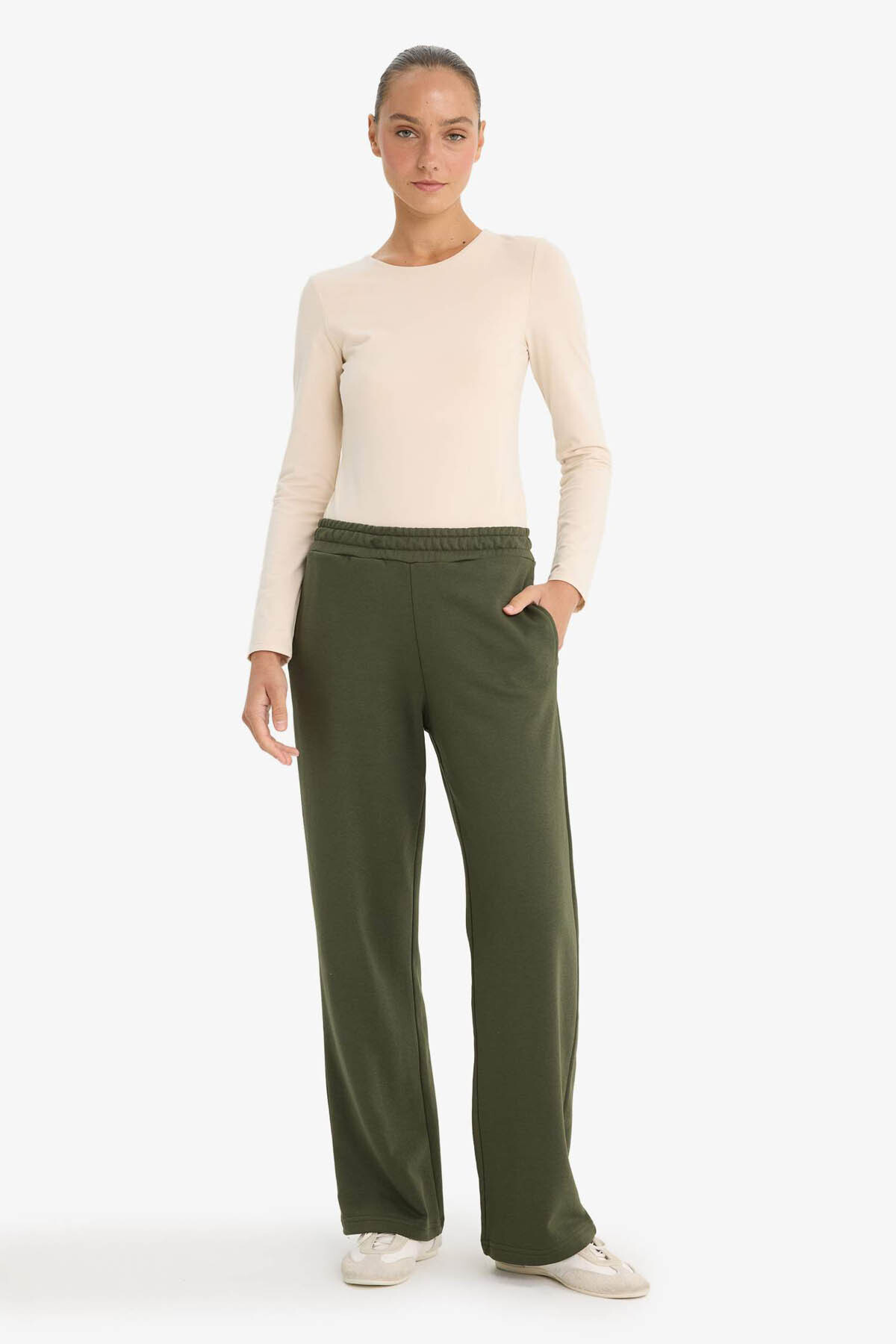 DeFacto Straight Fit Beli Lastikli Basıc Cepli Eşofman Altı F7143AX25AU görsel 2
