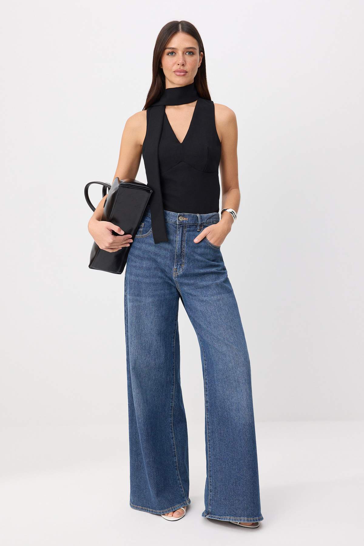 Trendyolmilla Siyah Fular Detaylı Dokuma Krep Bluz TWOSS26BZ00494