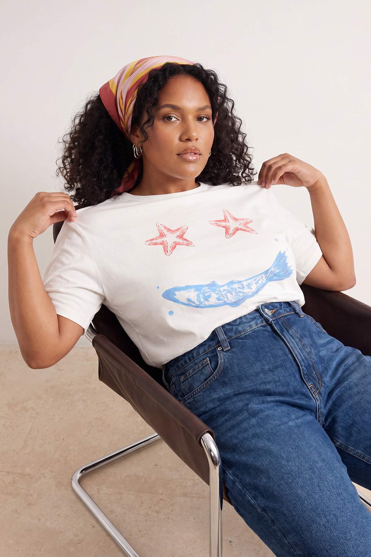 Trendyolmilla Curve Beyaz Baskılı Crop Boy Büyük Beden T-shirt TBBSS26BF00040