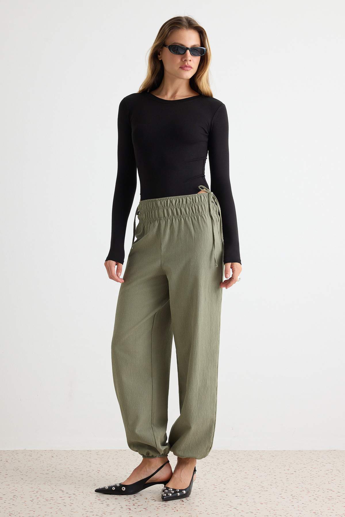 Trendyolmilla Haki Beli Lastikli Rahat Kesim Şalvar Pantolon TWOAW27PL00012