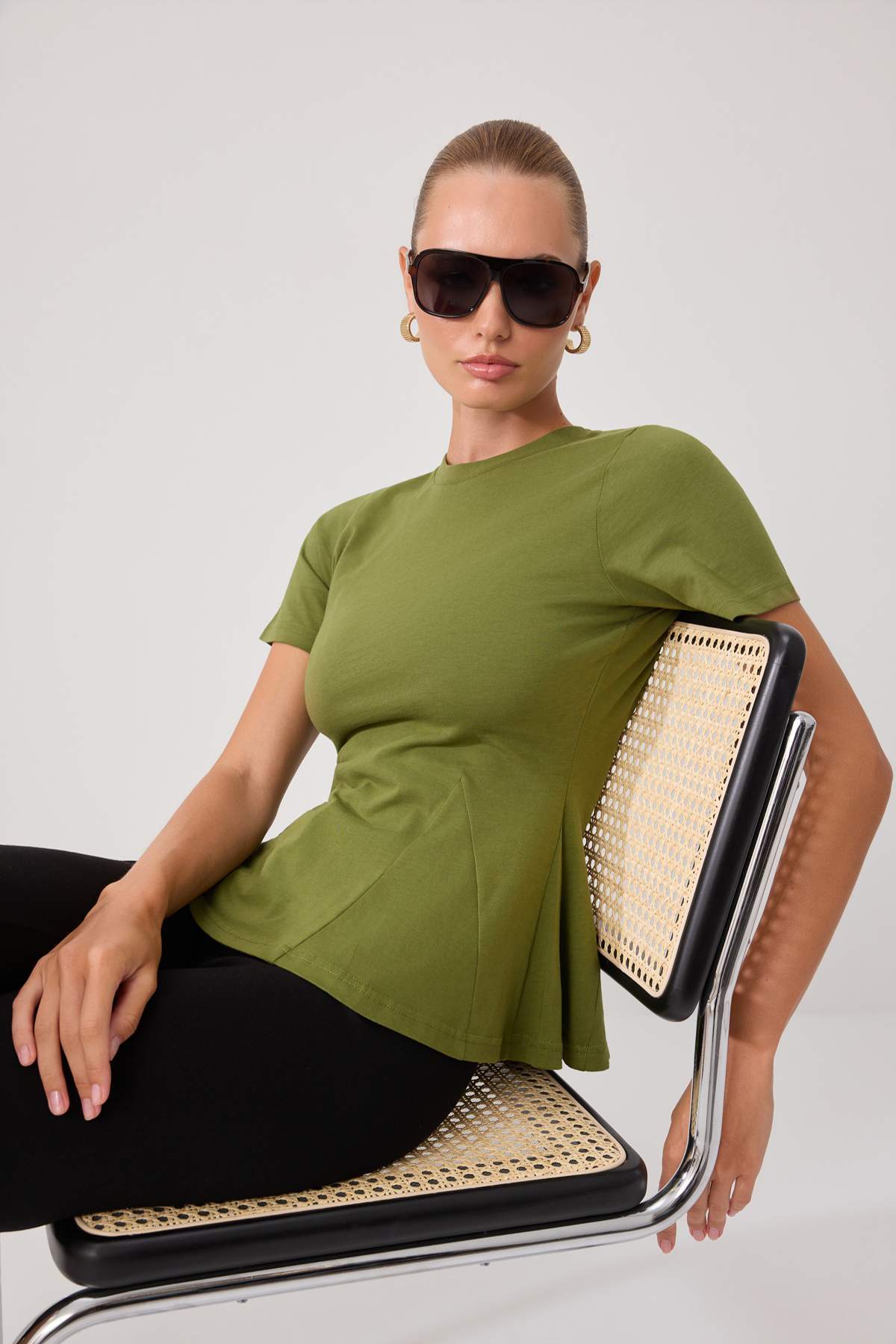 Trendyolmilla Haki Düz Peplum Bisiklet Yaka Standart Kol Kısa %100 Pamuk Örme Bluz TWOSS26BZ00028