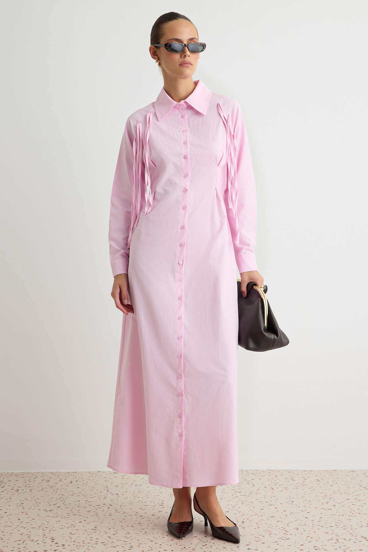 Trendyolmilla Modest Açık Pembe Kovboy Püskül Detay Maxi Pamuklu Dokuma Tesettür Elbise TCTSS26EB00094