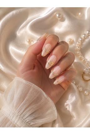 Louesse Beauty Louésse Golden Veil Takma Tırnak Seti 12’li – Nude Altın Detay...