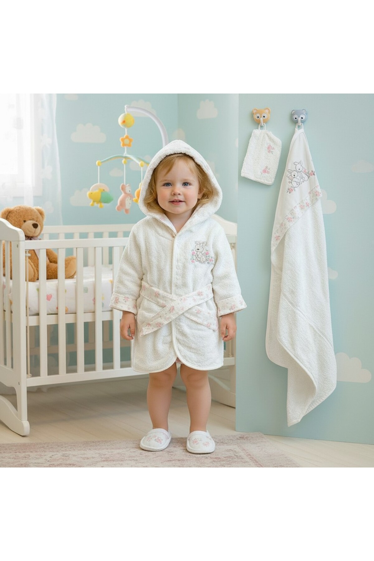 BABY GAZELLE FIGURE BATHROBE SET MADE OF100% COTTON. 4 PIECES 0-3 YEARS OLD