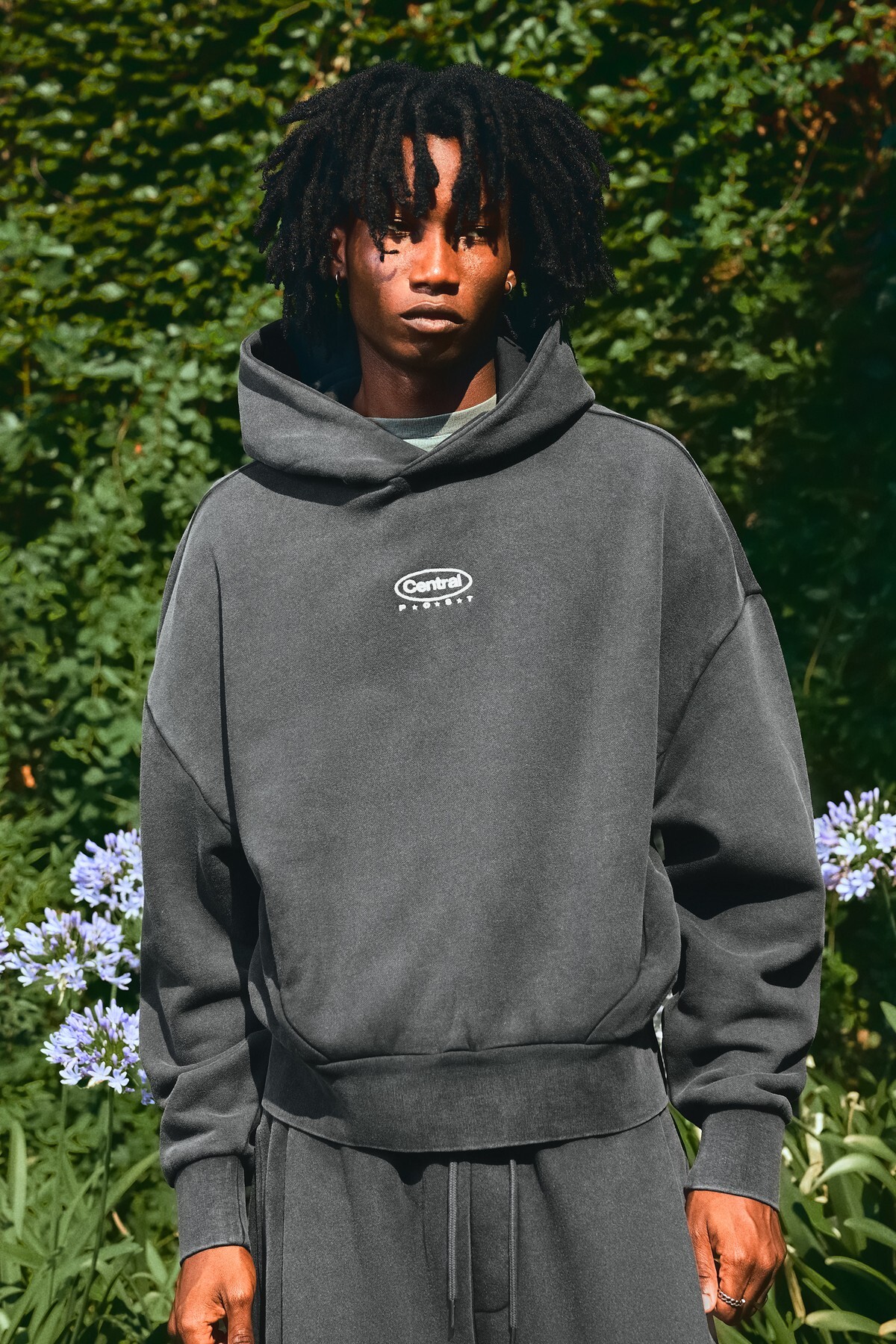 Yıkama efektli kapüşonlu sweatshirt