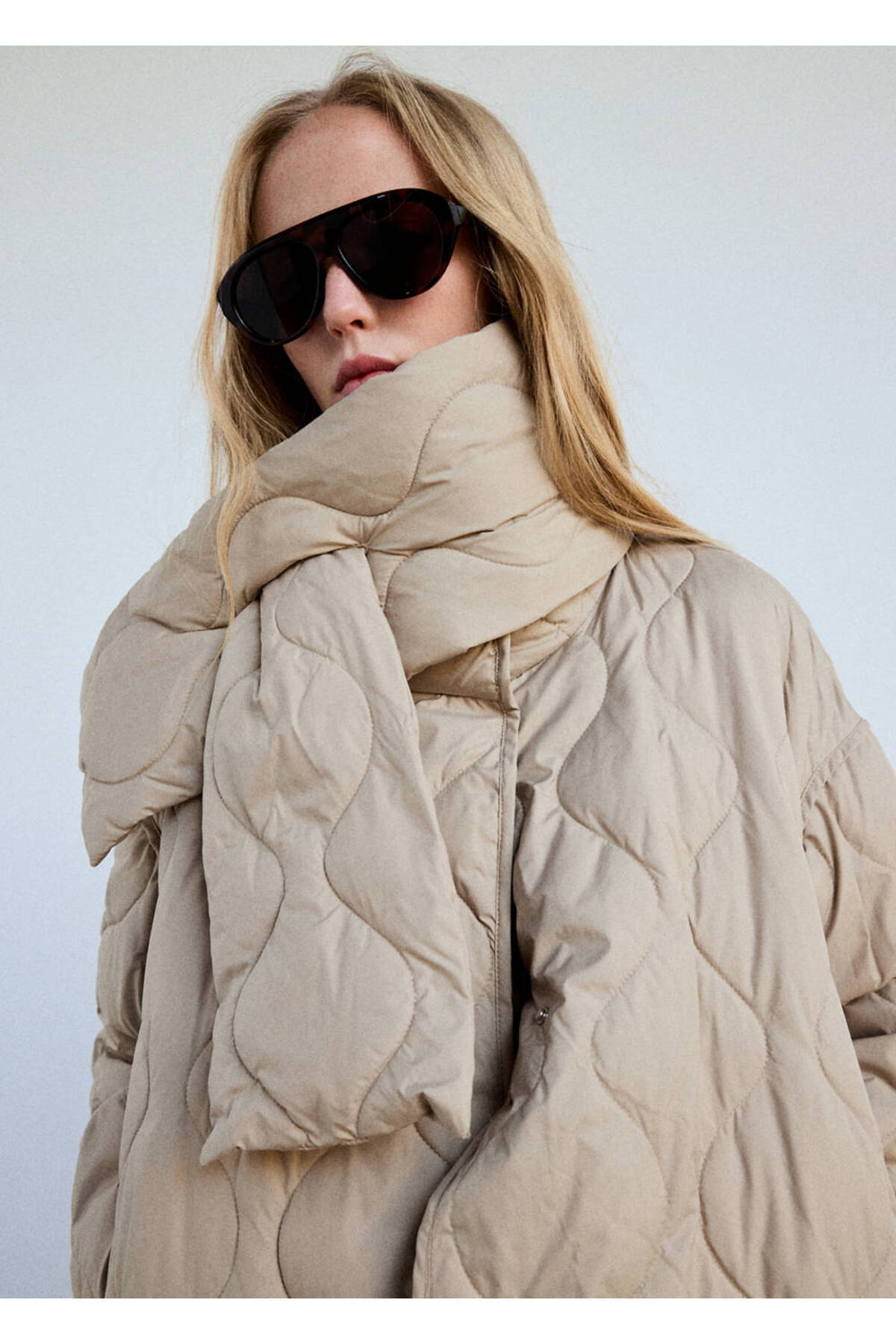 MANGO Woman Quilted anorak with detachable scarf
