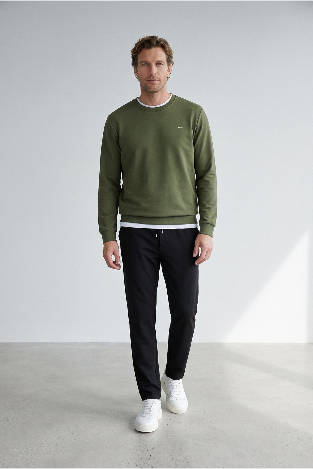 Kiğılı Bisiklet Yaka Regular Fit Nakışlı Basic İnce Sweatshirt görsel 4