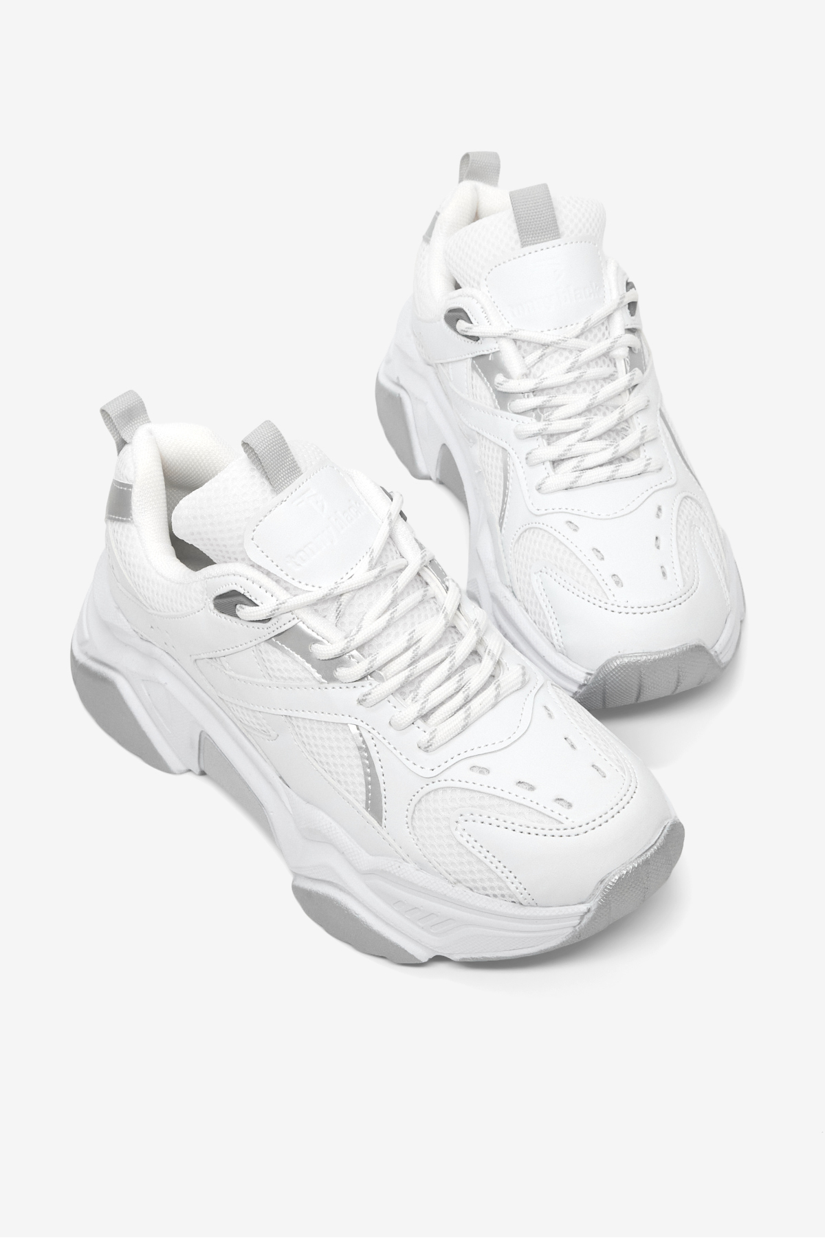 Tonny Black Kadın Beyaz Rahat Kalıp Poli Taban Bağcıklı Sneaker görsel 3