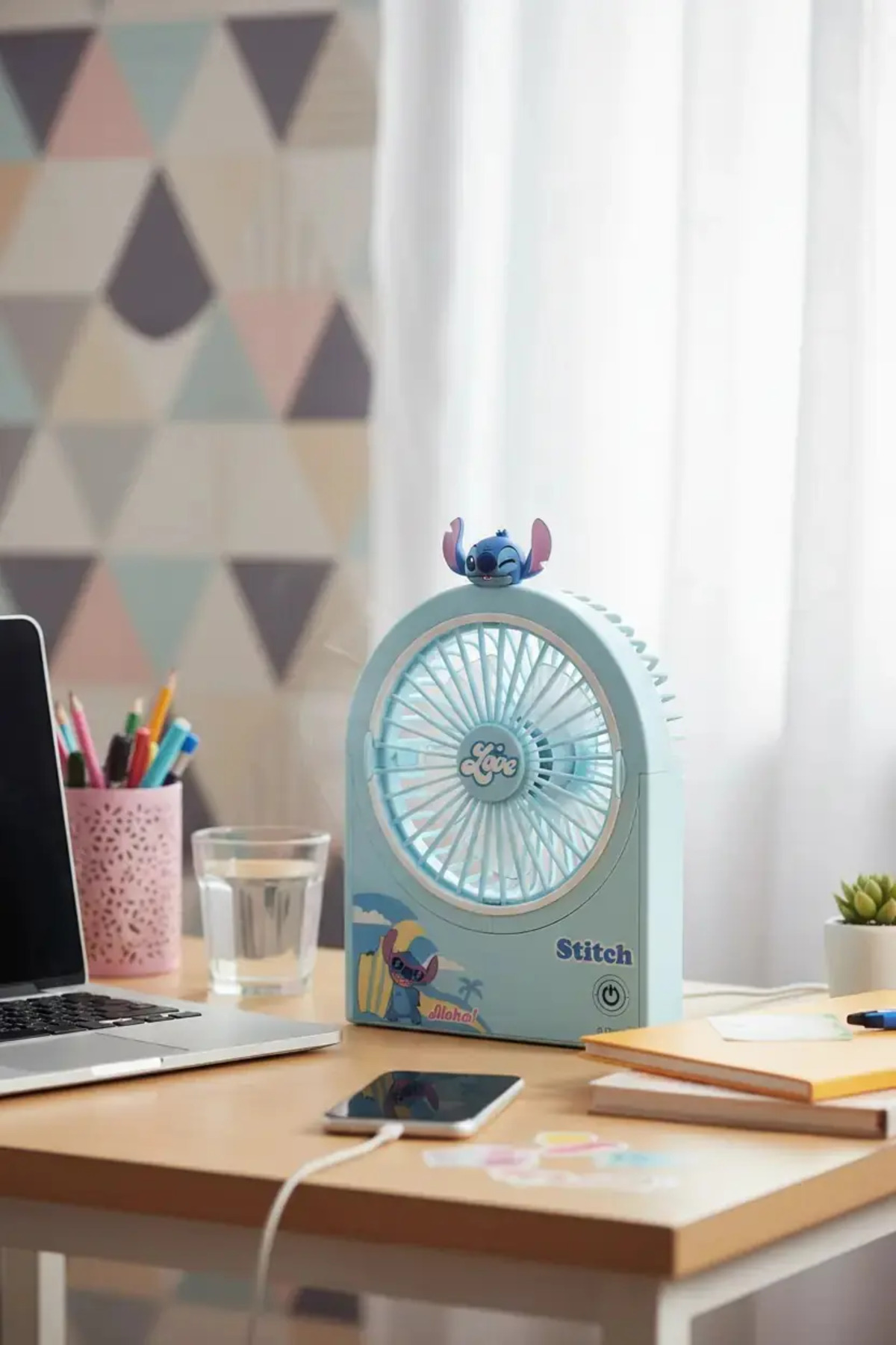扇風機・サーキュレーター Disney Stitch Compact Portable Fan 1_org_zoom.jpg