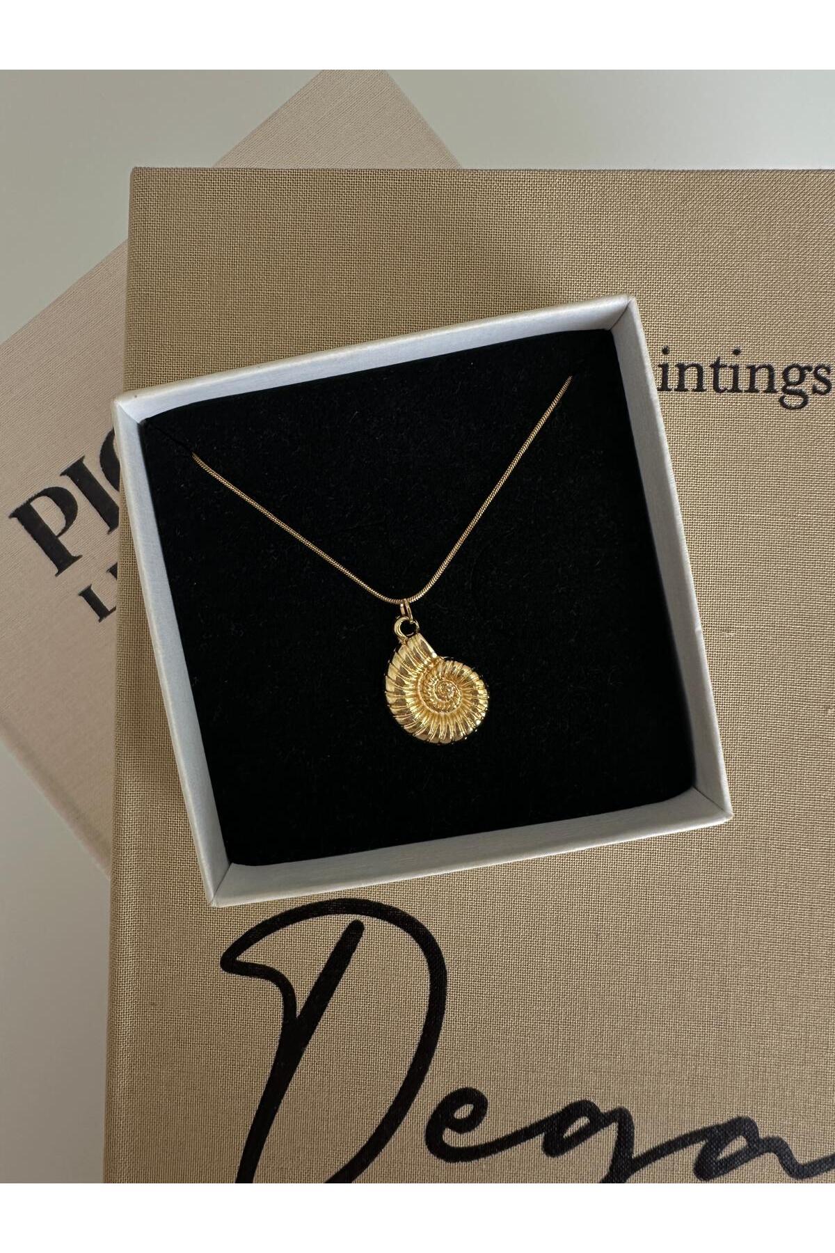 Deniz Kabuğu Charm Çelik Zincirli Gold Kadın Kolye (45 Cm) - Detay Görseli 1