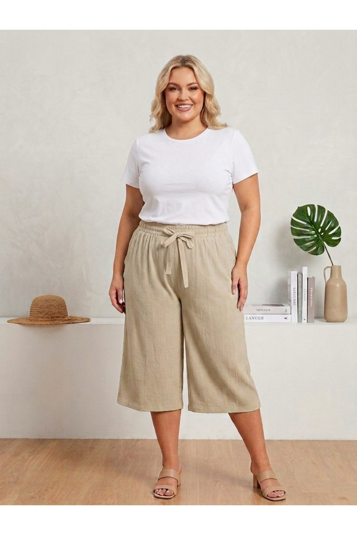 Women's Plus Size Brunch Fabric Wide Leg Elastic Capri Pants