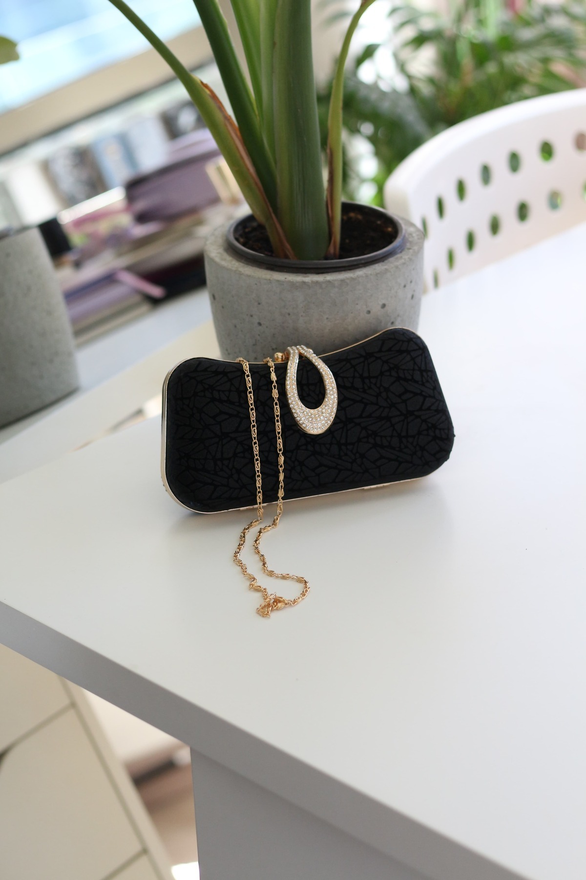Moom Bag Kadın Siyah Desenli Kilit Detaylı Zincirli Kasalı Abiye Çantası görsel 3