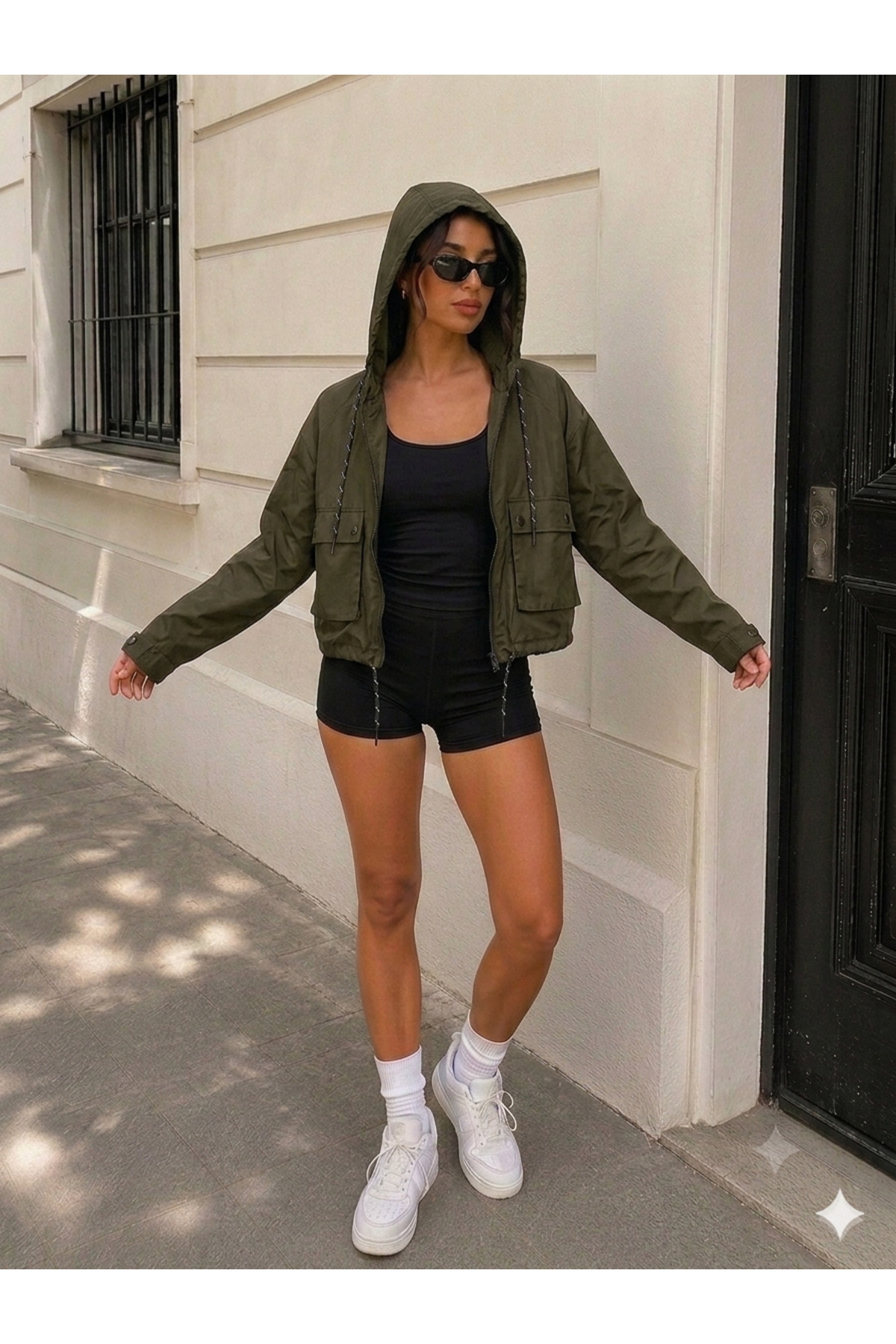 ladyzey kadın haki kapüşonlu crop yağmurluk görsel 5