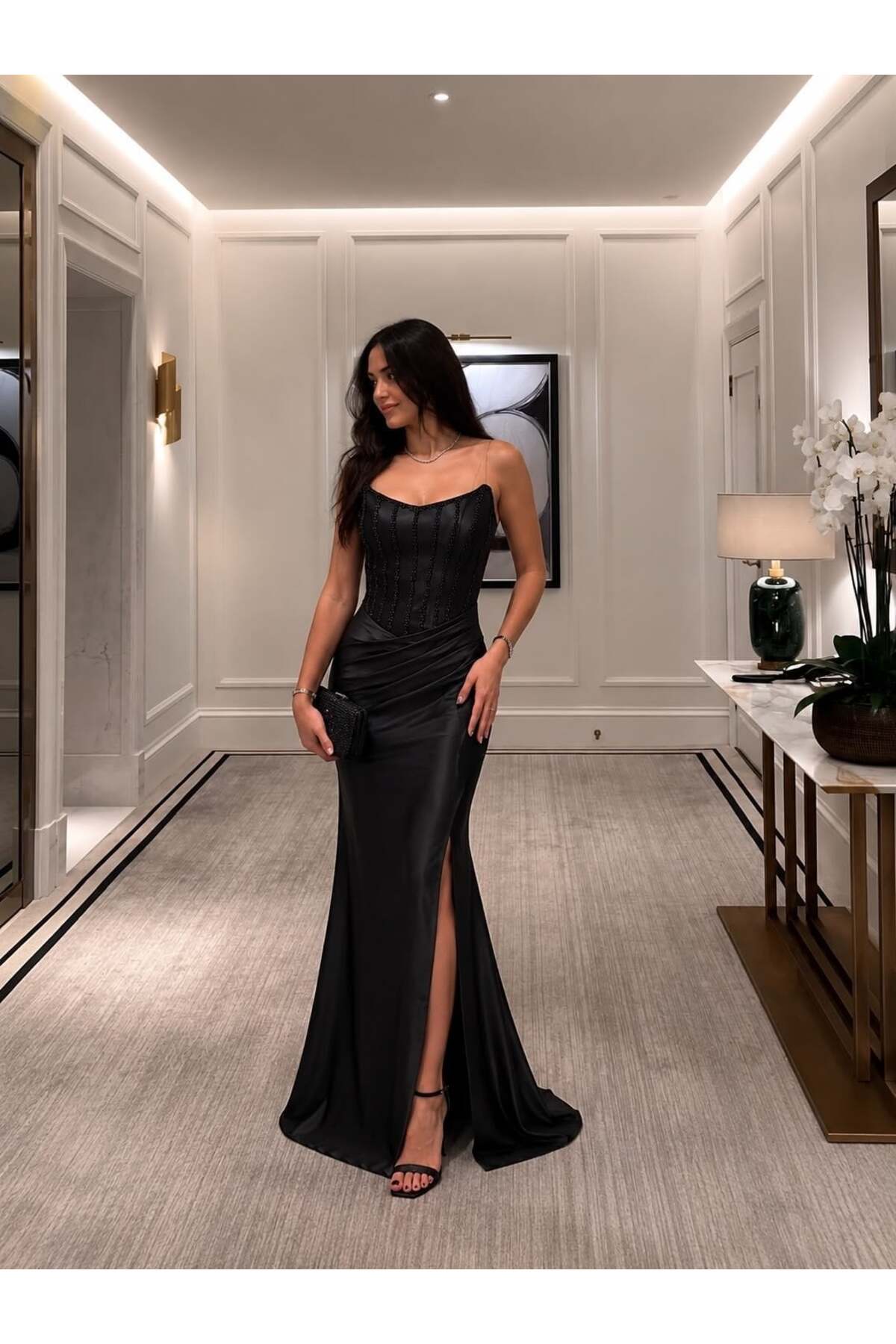 Modafeminen Siyah İp Askılı Boncuk İşlemeli Korsajlı Yırtmaçlı Abiye Elbise 583402