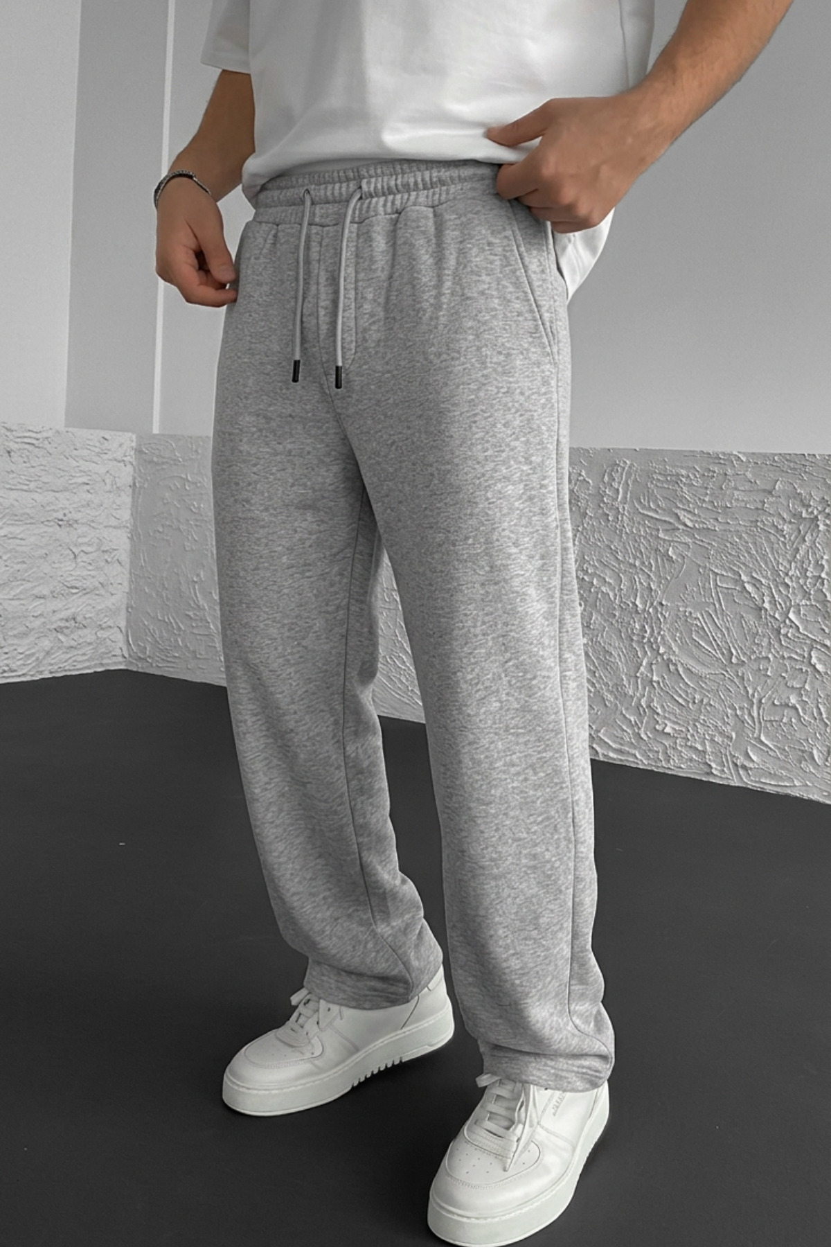 STRAVON Erkek Gri Pamuklu Baggy Fit Rahat Kesim Beli Bağlamalı Yan Cepli Örme Eşofman Altı görsel 4