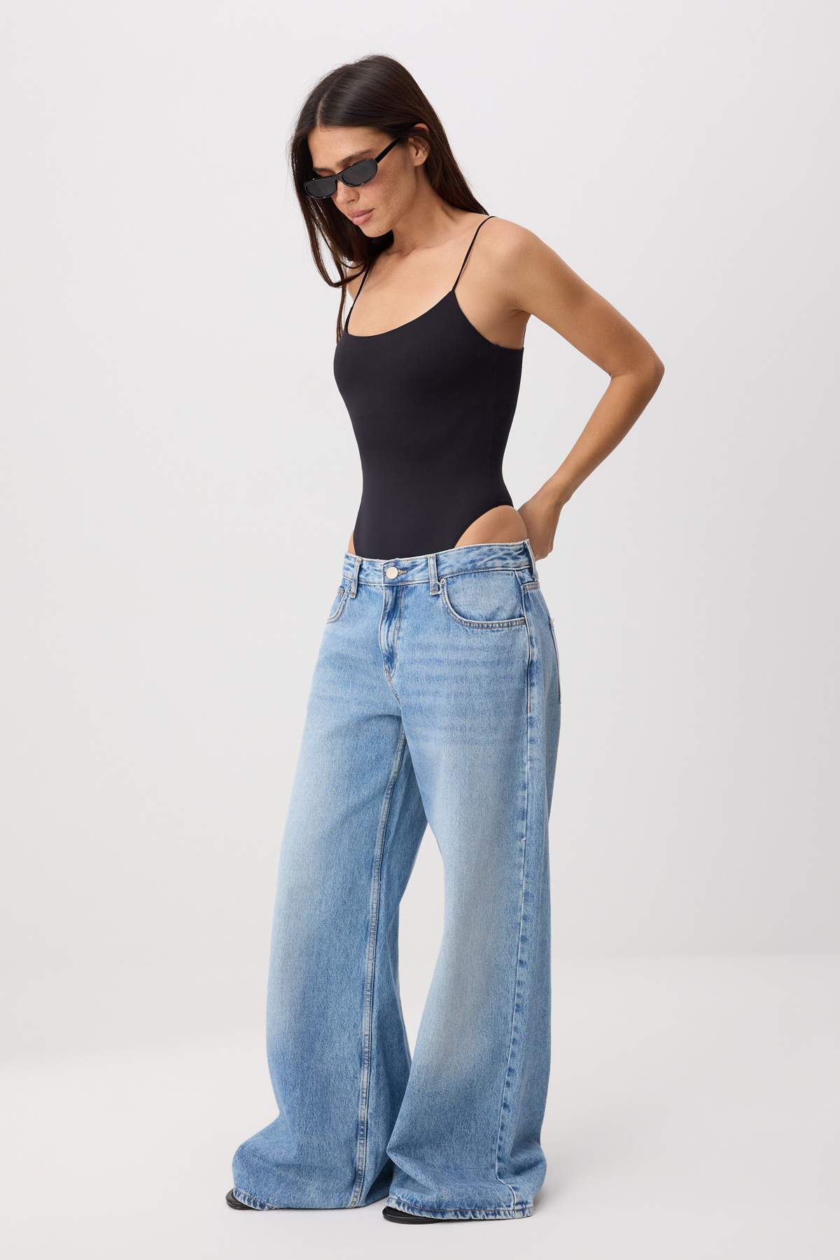 Trendyolmilla Siyah Fitted/Vücuda Oturan İp Askılı Havuz Yaka Esnek Örme Body TWOSS26BD00038