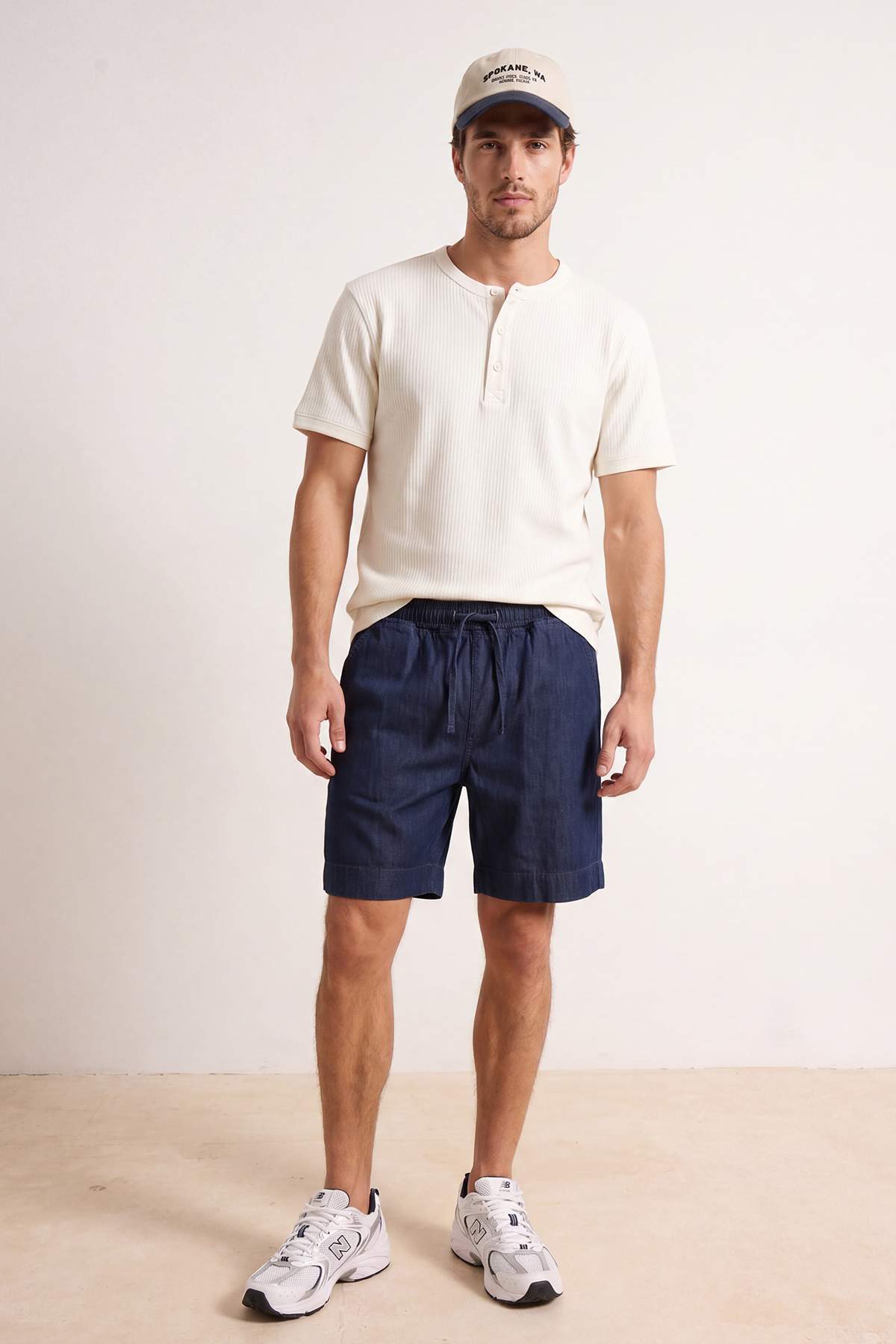 Trendyolmilla Man Lacivert Beli Bağlamalı Dökümlü Loose Denim Şort & Bermuda TMNSS26SR00034