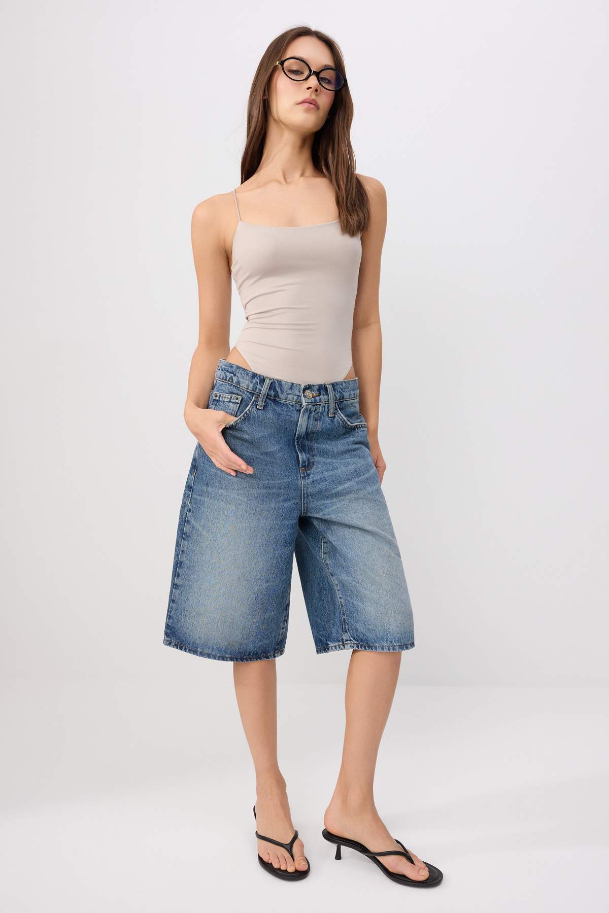 Trendyolmilla Taş Fitted/Vücuda Oturan İp Askılı Havuz Yaka Esnek Örme Body TWOSS26BD00038