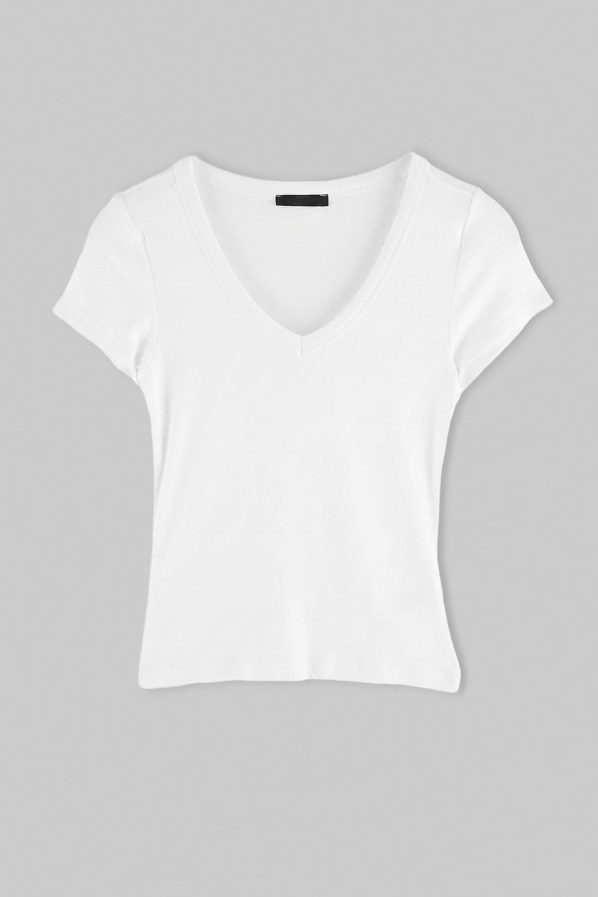 Trendyolmilla Ekru Düz Regular V Yaka Standart Kol Kısa Yumuşak Örme Bluz TWOSS26BZ01007