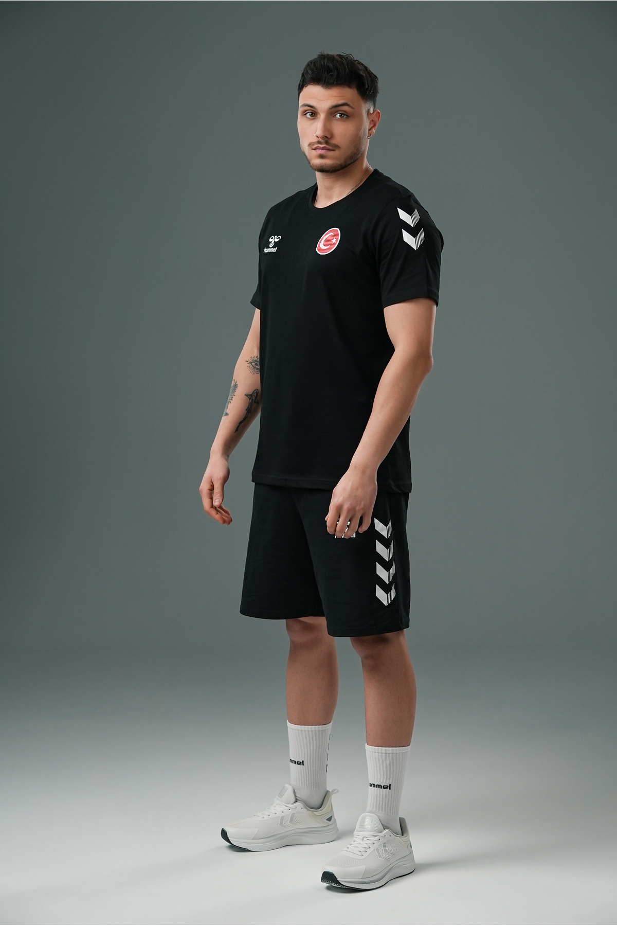 hummel Milli Takım Antrenman Tişört Siyah - Armin görsel 3