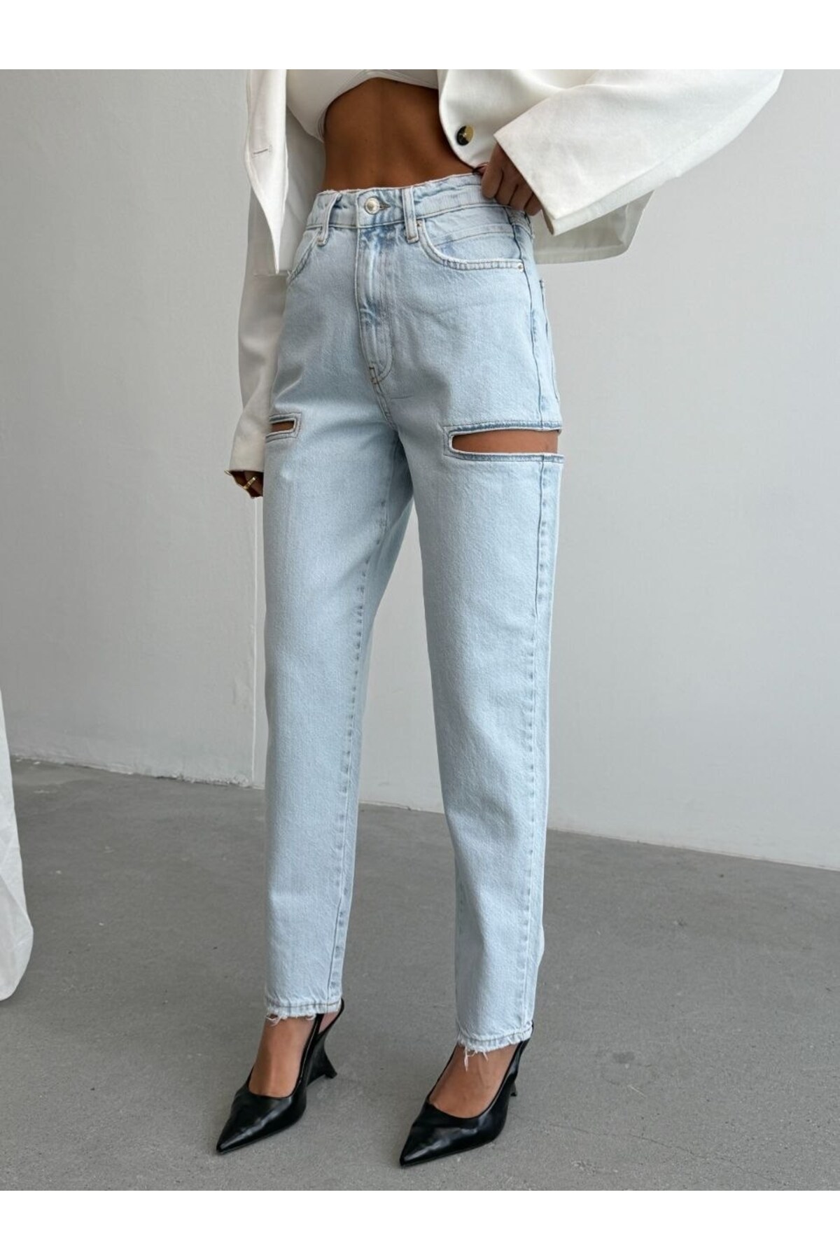 Women's Zippered Window Detailed Design Jean Pants