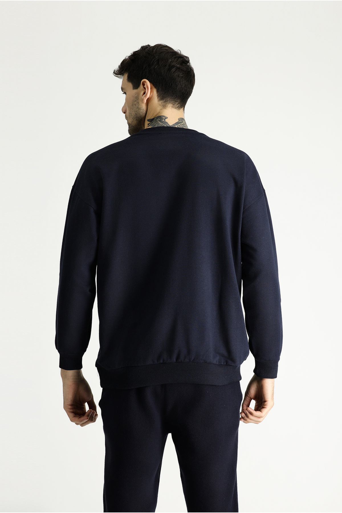 Bisiklet Yaka Oversize Pamuklu Sweatshirt — سرمه‌ای 196790 — تصویر 4 از 6