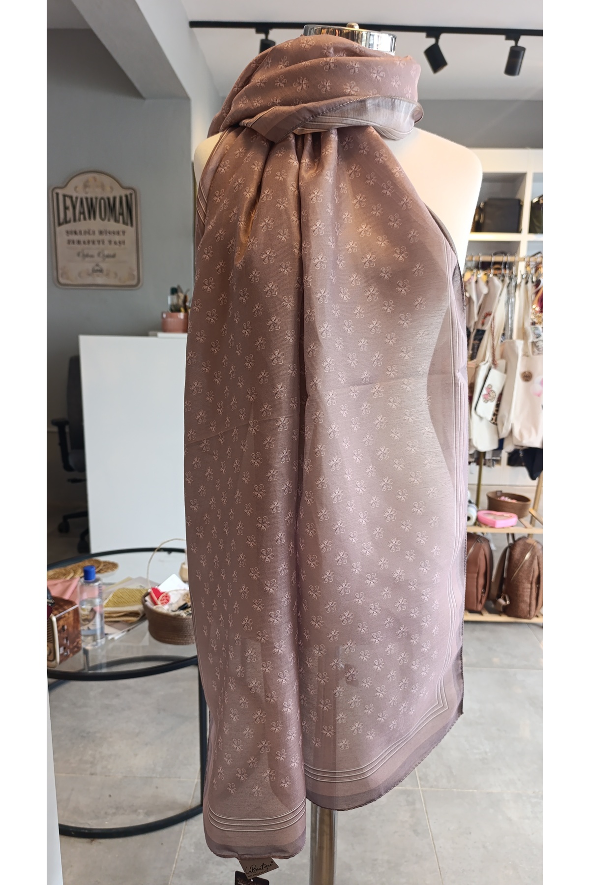 LA BOUTIQUE ÖZEL SERİ ŞAL