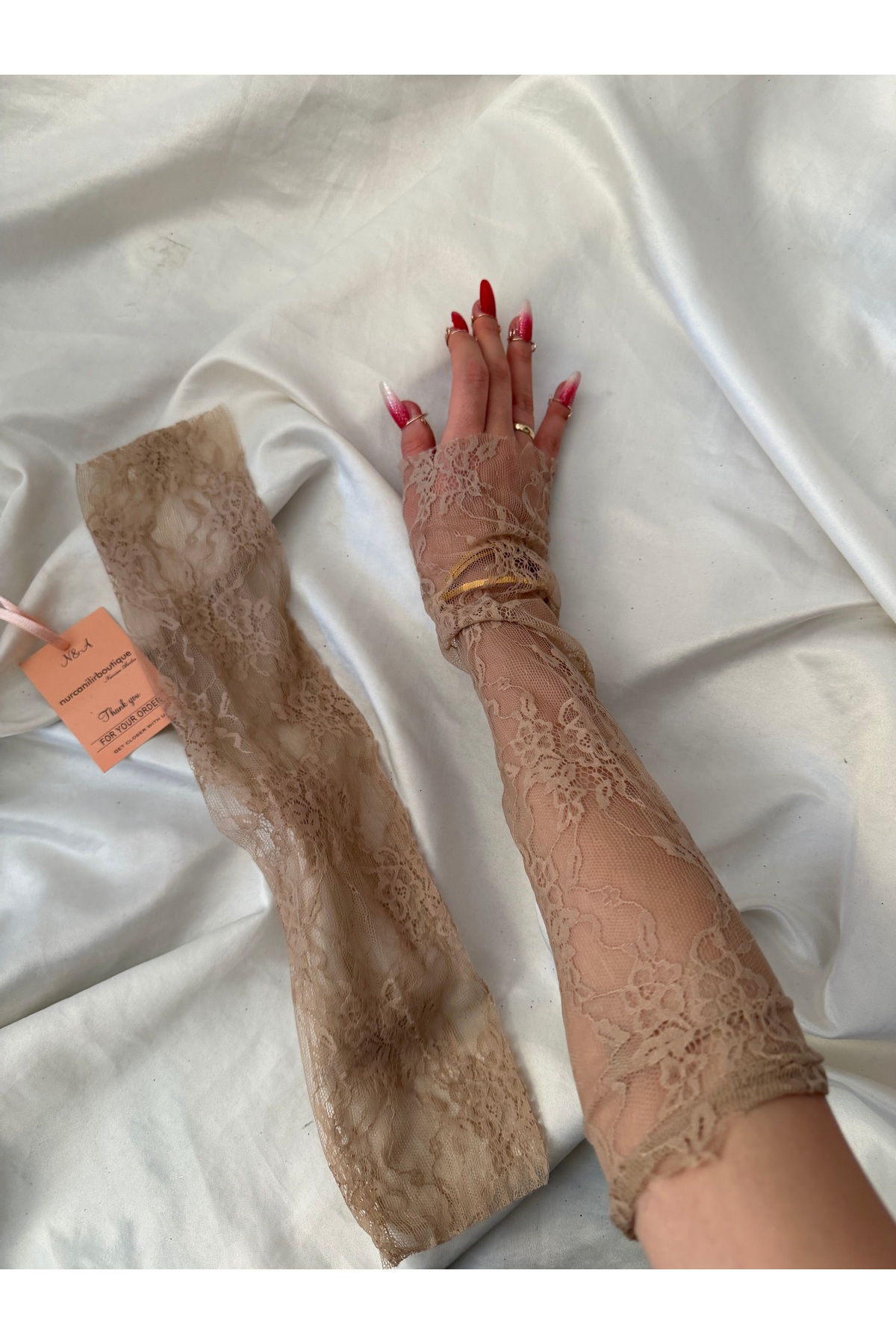 Nurcanilirboutique Zarif Fransız dantel eldiven kolluk görsel 3