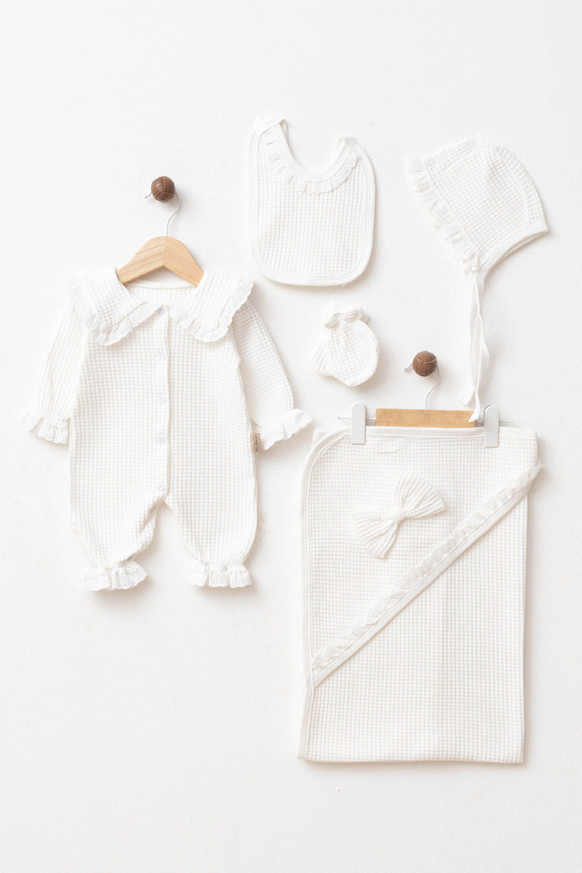 BABY GIRL PISTOL NEWBORN HOSPITAL EXIT BODYSUIT SET WITH 5 JUMPSUITS AND BLANKET YK19493