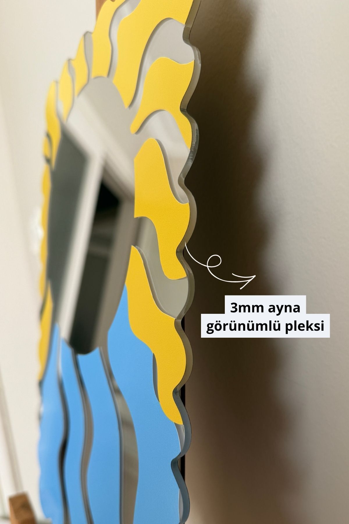 Soyut Dalgalı Ayna Görünümlü Pleksi Duvar Dekoru – Sarı Mavi Modern Tasarım