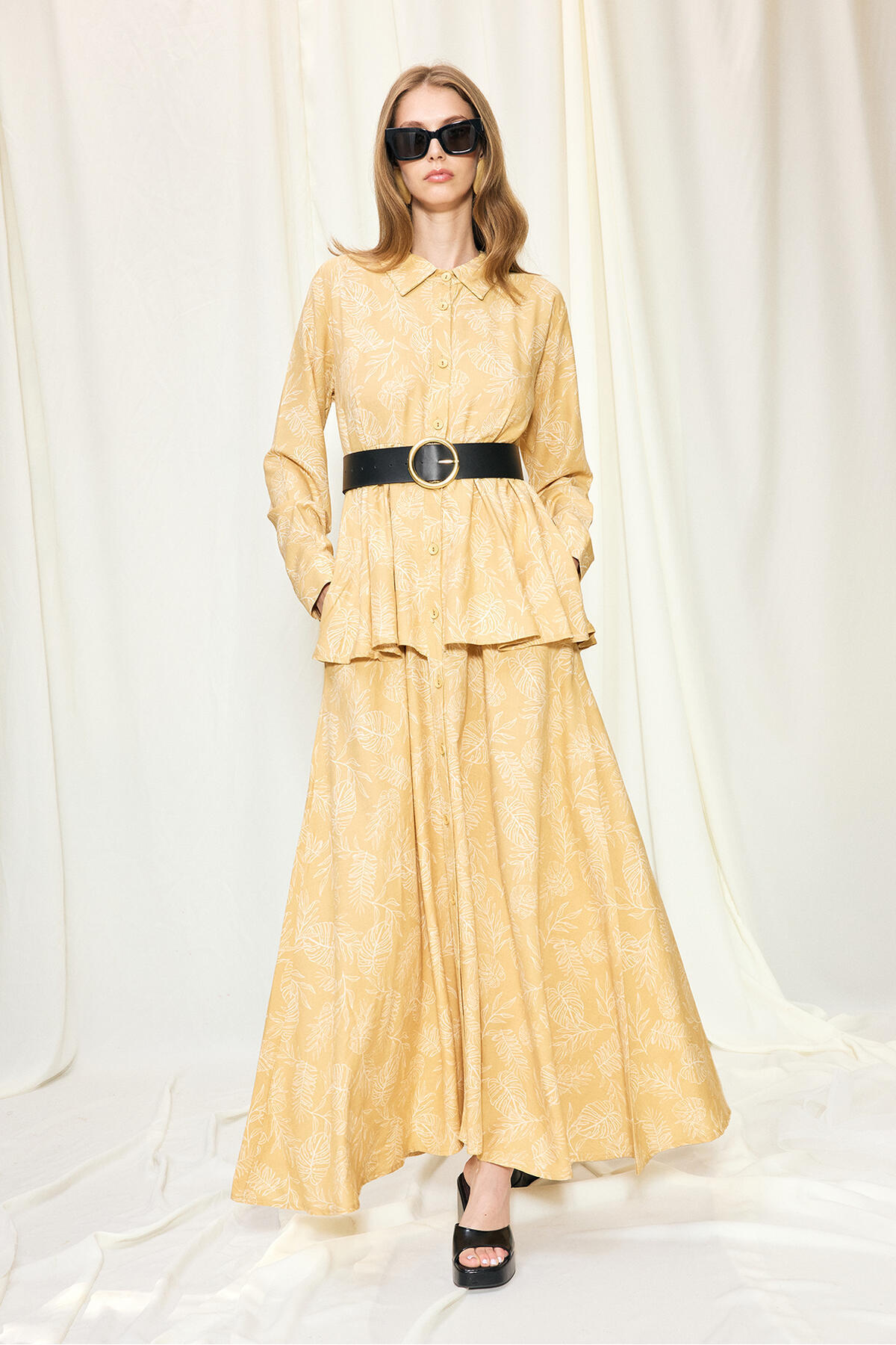 Touche Prive Linen Dress with Leather Belt