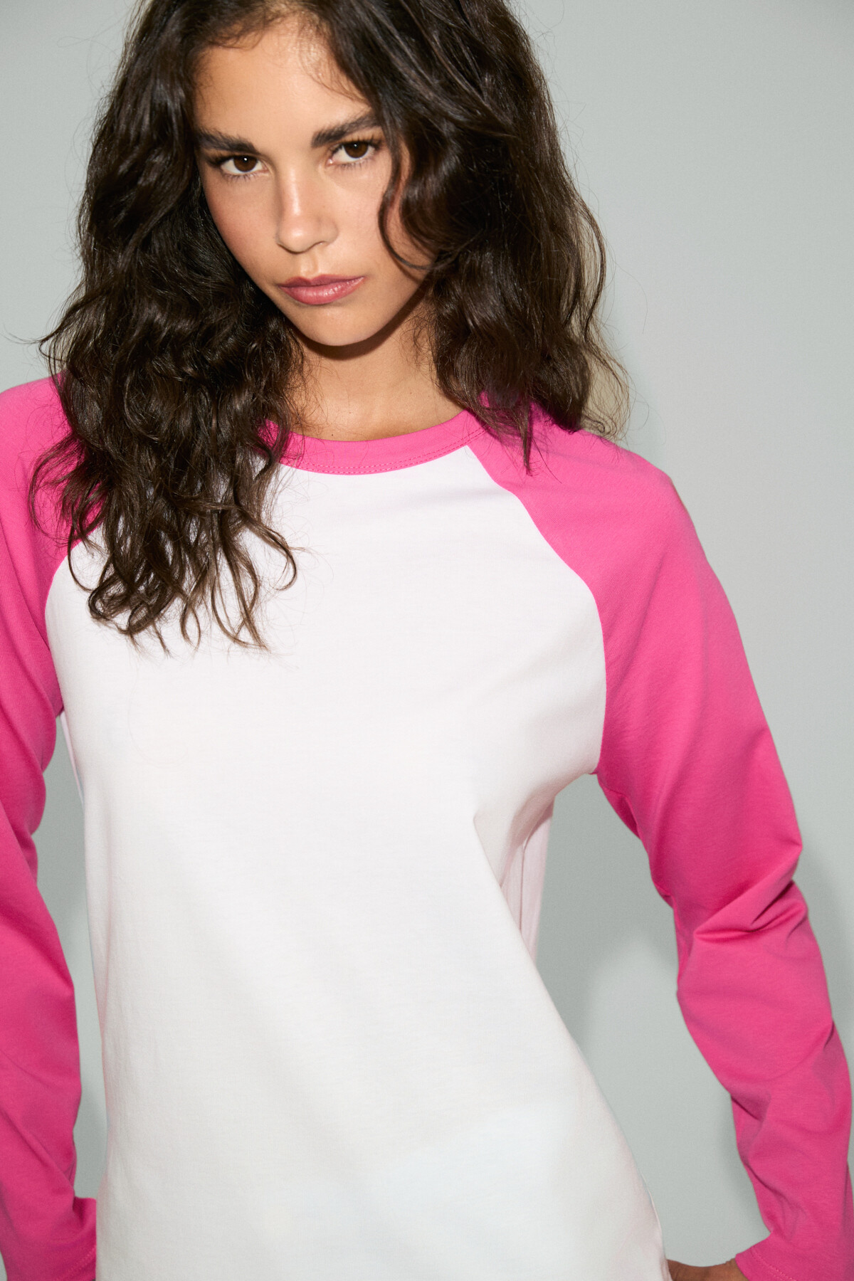 ETHIQUET ELARIAH Kadın %100 Organik Pamuklu Kontrast Kol Renkli Oversıze Uzun Kollu Pembe T-Shirt görsel 3