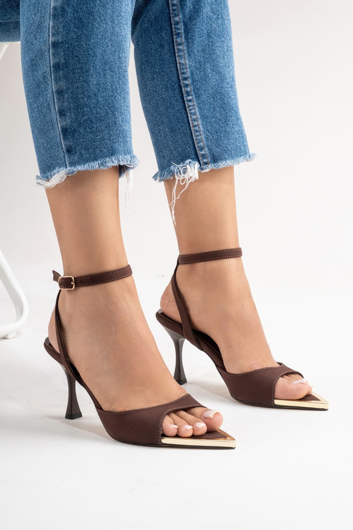 Lizy Shoes Saten Kahverengi 8 cm. İnce Topuklu Bilekten Bağlamalı Şık Abiye Sandalet görsel 6