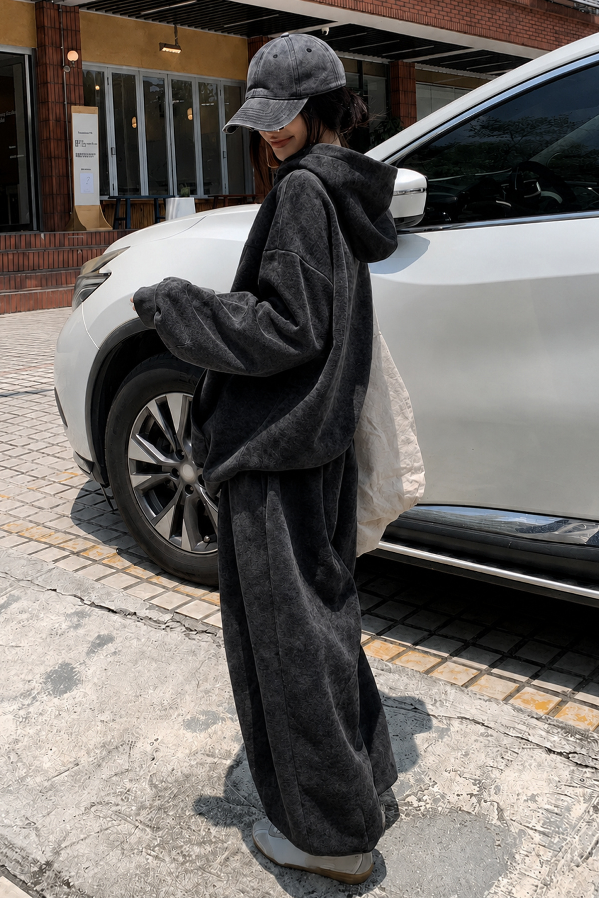 Washed Siyah Yıkamalı 3 İplik Oversize Kapüşonlu Paçası Lastikli Premium Sweatshirt Şalvar Eşofman Takımı — مشکی K121WASHEDTAKIM — تصویر 3 از 7
