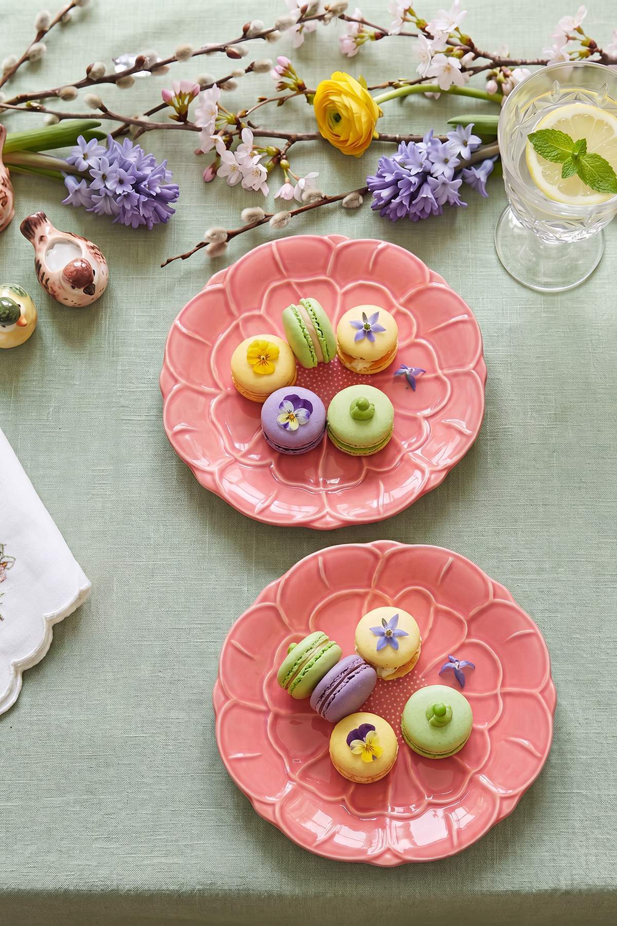 Trendyol Home Set of 2 Flower Shaped Ceramic Cake Plates Pink Tphss26Tbk00030