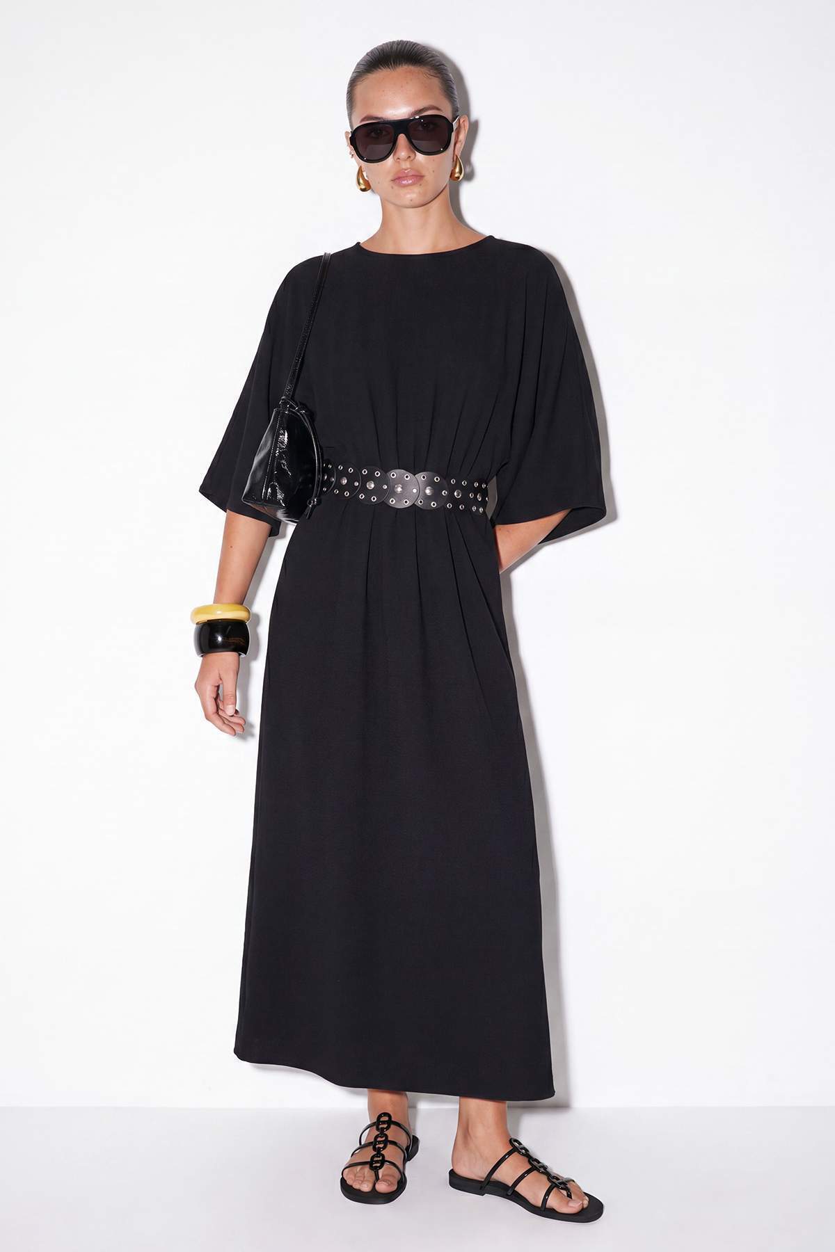 Drop by Trendyolmilla Siyah Yarasa Geniş Kol Kemerli Uzun Örme Beli Lastikli Elbise TDRSS26EL00091