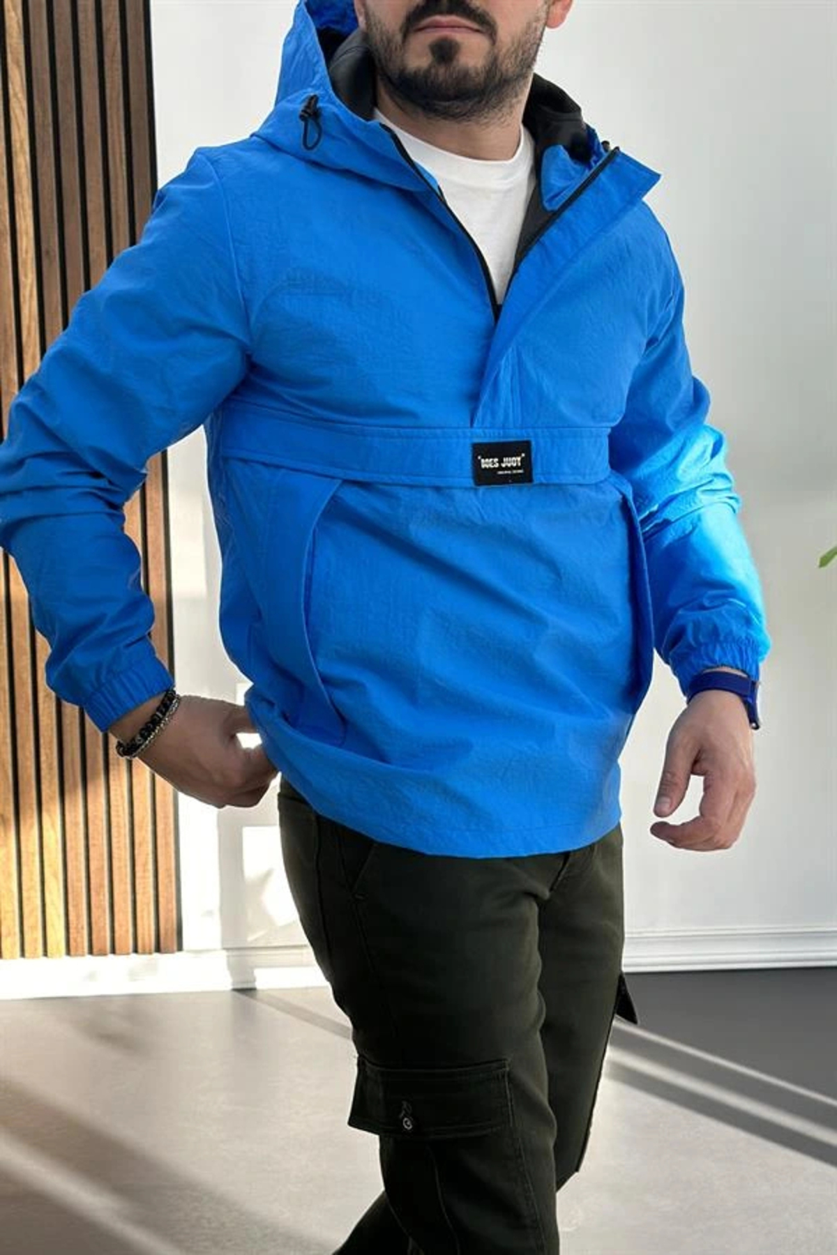 Edwox Erkek Slim Fit Krinkıl Kumaş Kanguru Cepli Yarım Fermuarlı Yağmurluk Mont Mavi Edw077 görsel 4