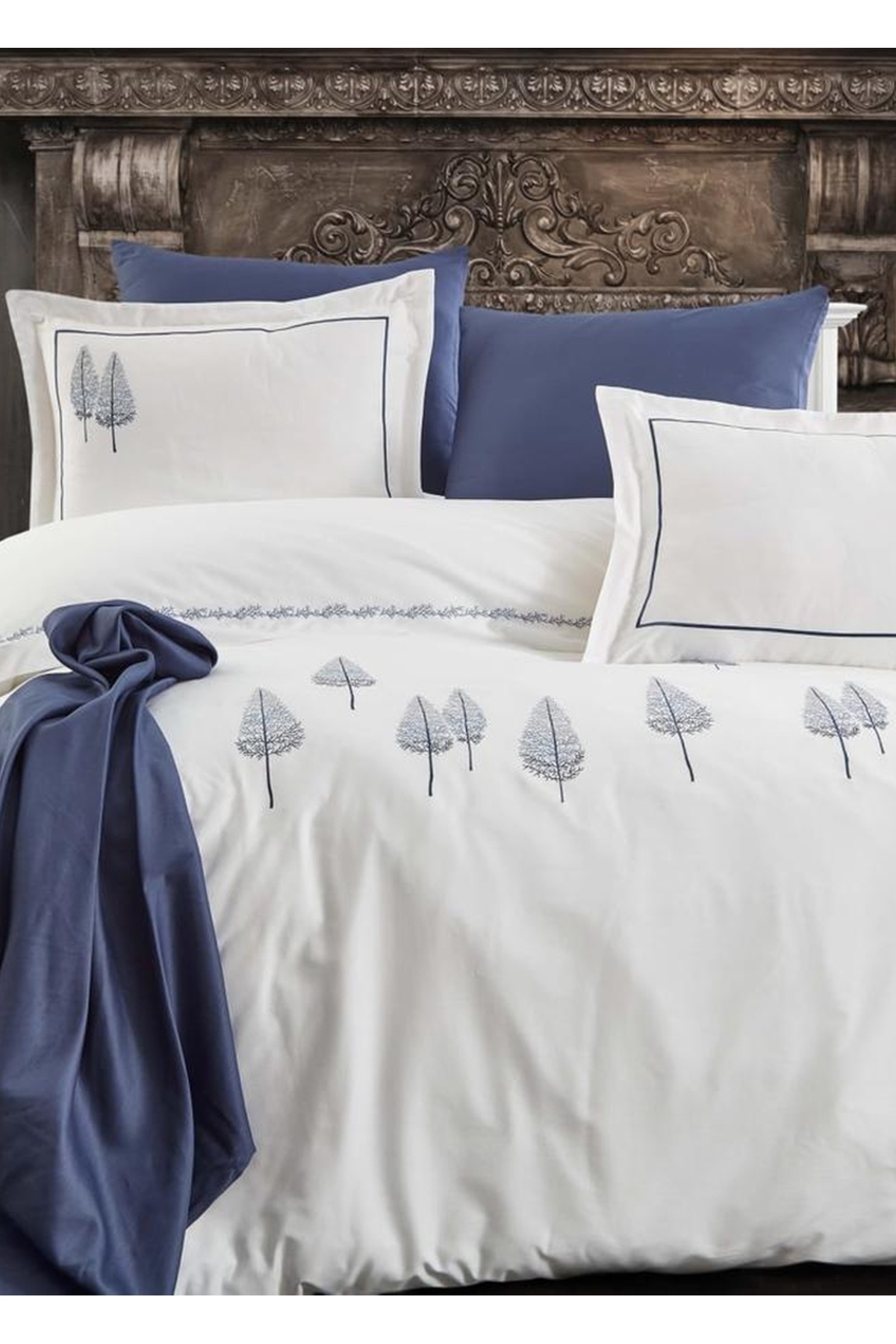 Cotton Embroidery Cotton Satin White-NavyBlue Duvet Cover Set