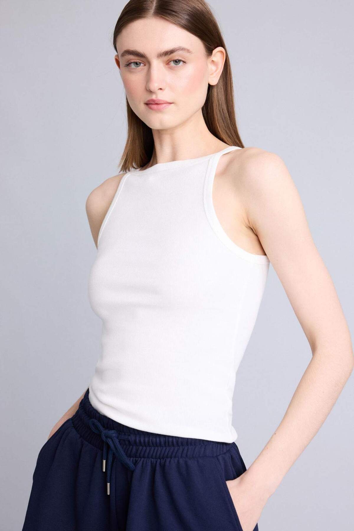 DeFacto Slim Fit Basıc Düz Kayık Yaka Fitilli Kaşkorse Atlet H6030AX26SM görsel 2