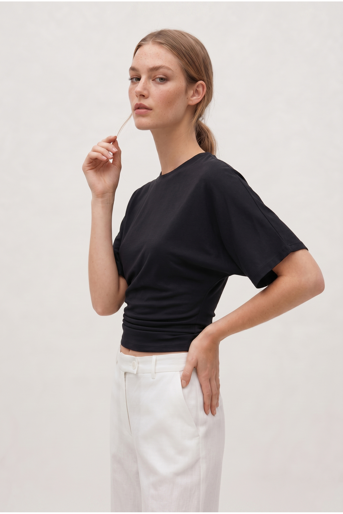OLYNN  Siyah Ultra Premium Soft Bele Oturan Geniş Kollu Bluz - Görsel 3
