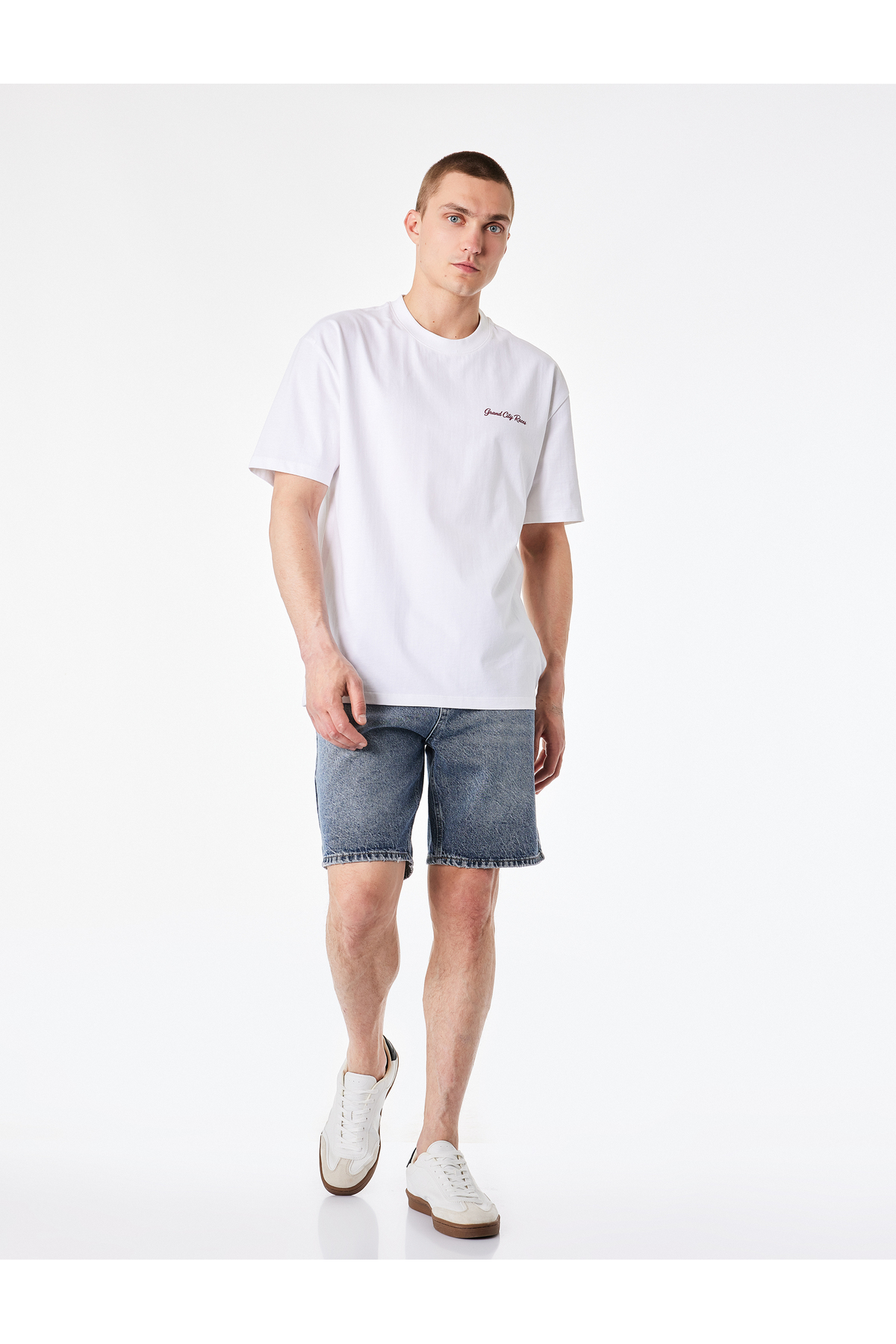 Koton Pamuklu Normal Bel Straight Fit Jean Şort